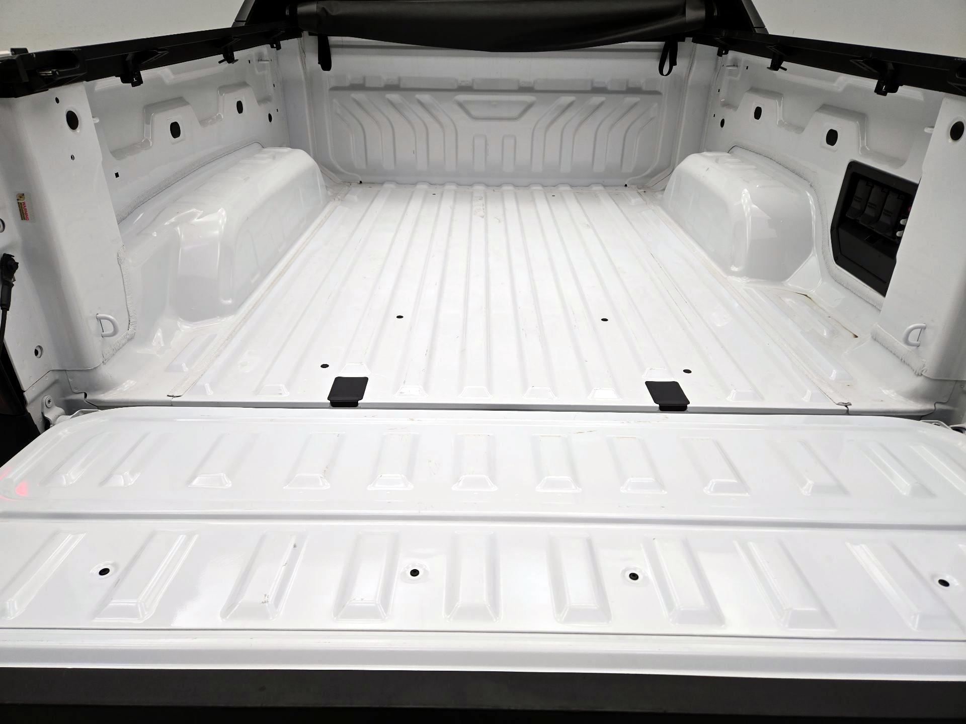 Thumbnail: 2024 Chevrolet Silverado EV - 20