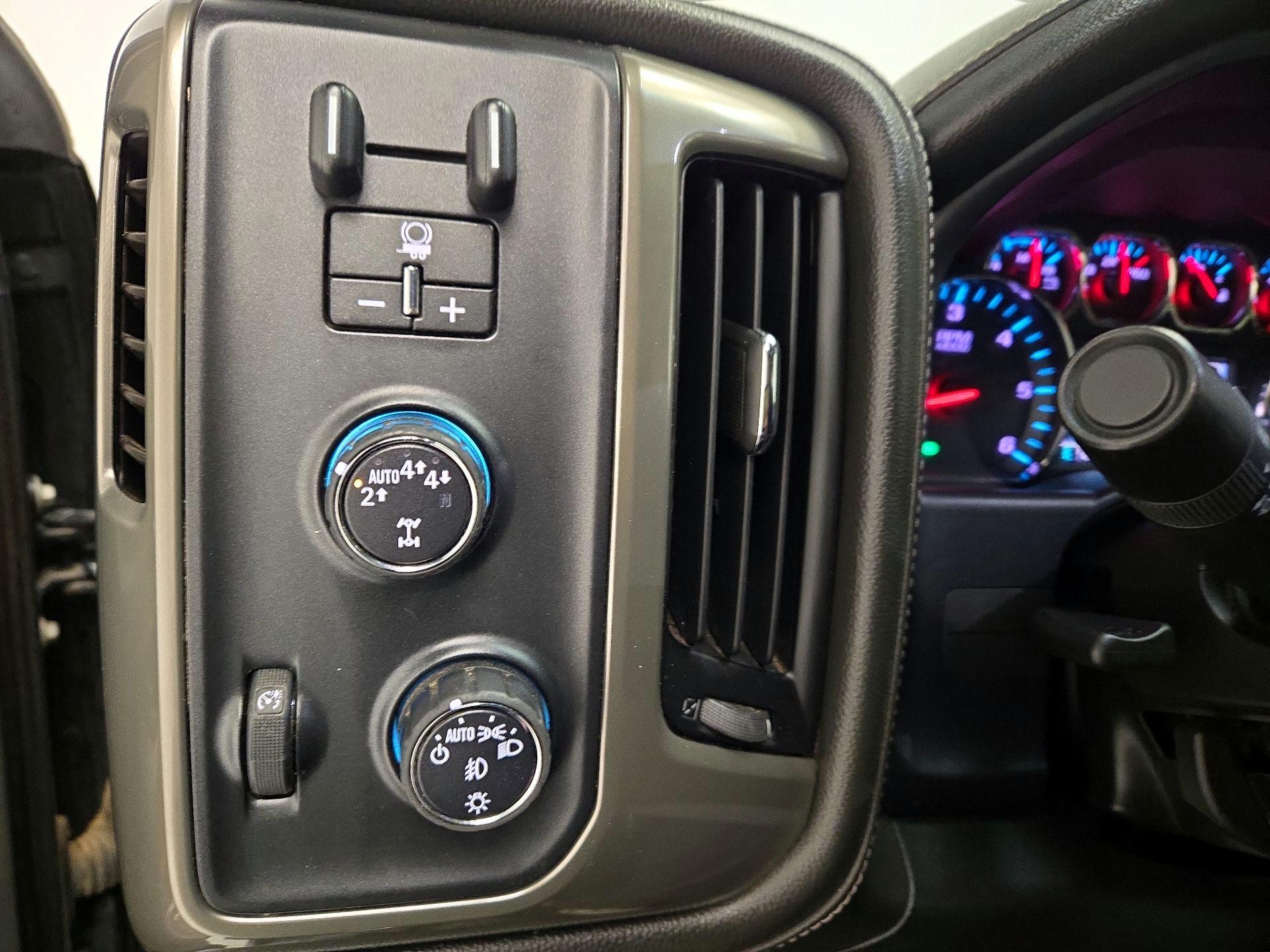 Thumbnail: 2017 Chevrolet Silverado 1500 - 13