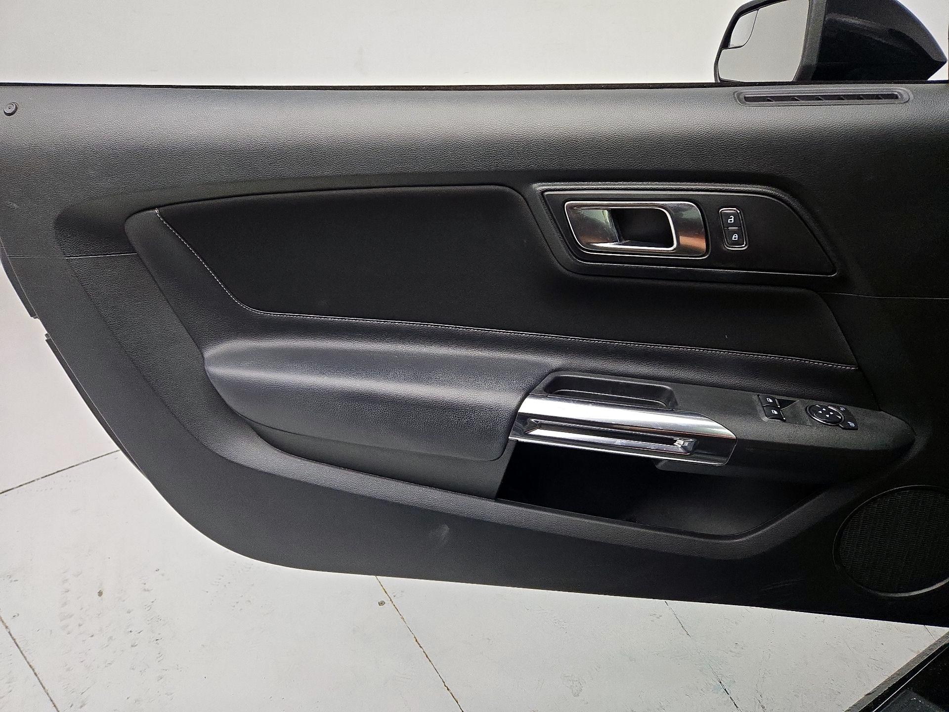 Thumbnail: 2019 Ford Mustang - 12