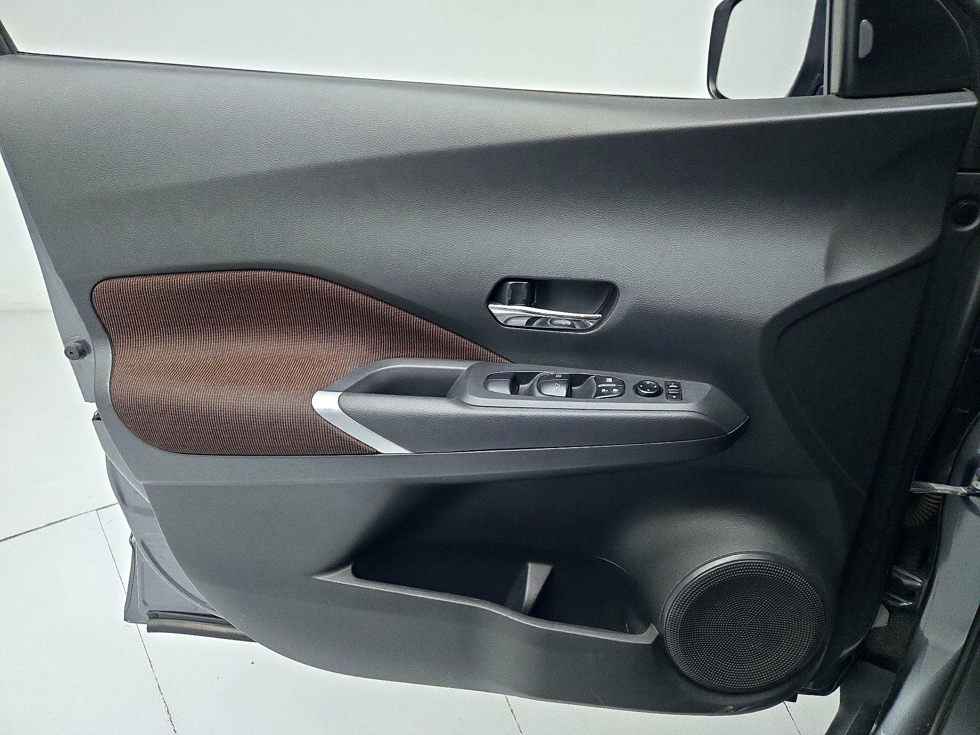 Thumbnail: 2021 Nissan Kicks - 12