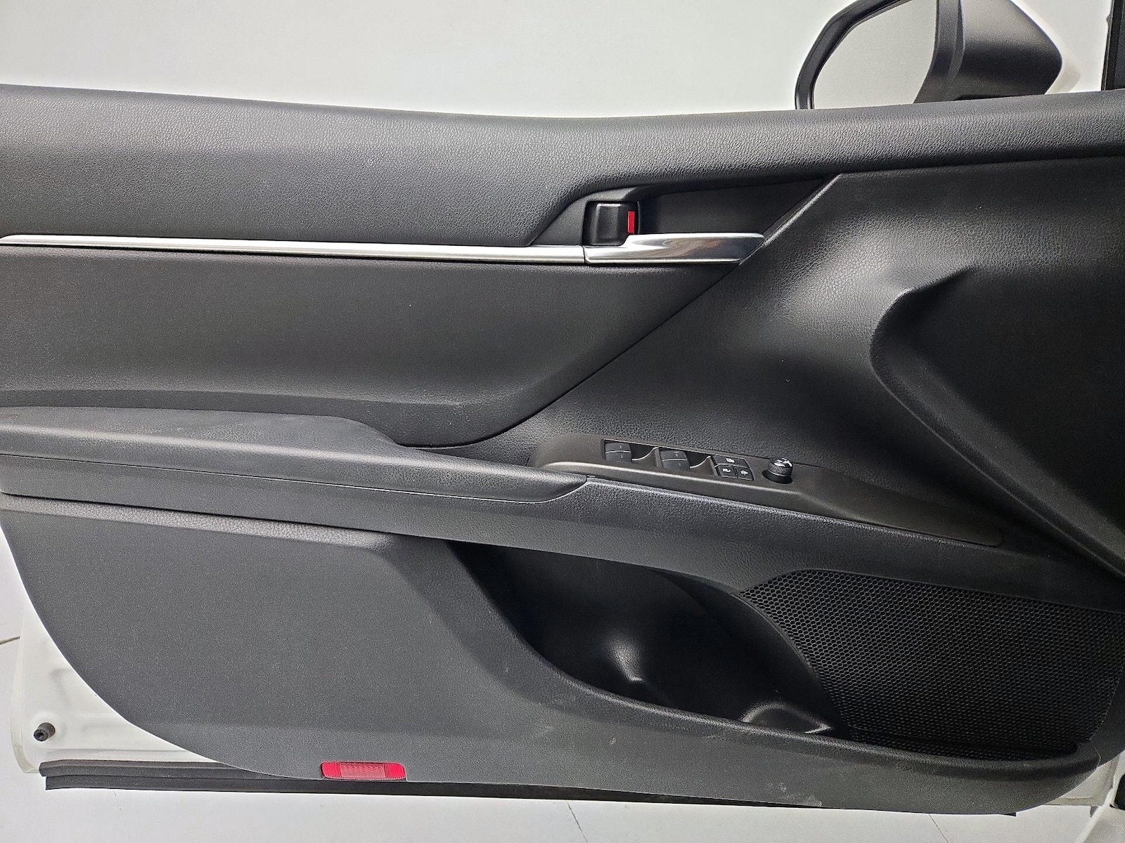 2023 Toyota Camry SE - Photo 13