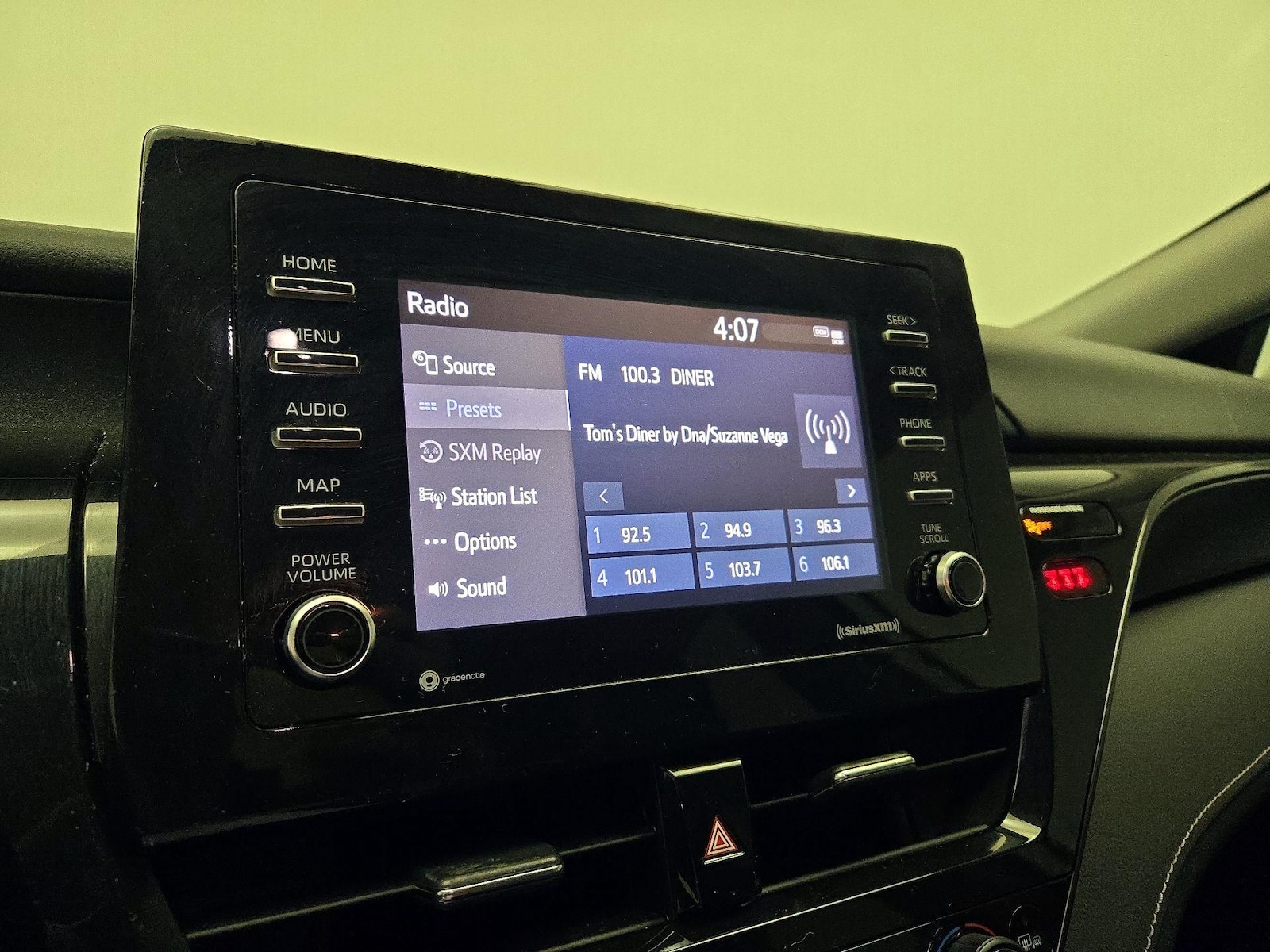 2023 Toyota Camry SE - Photo 16