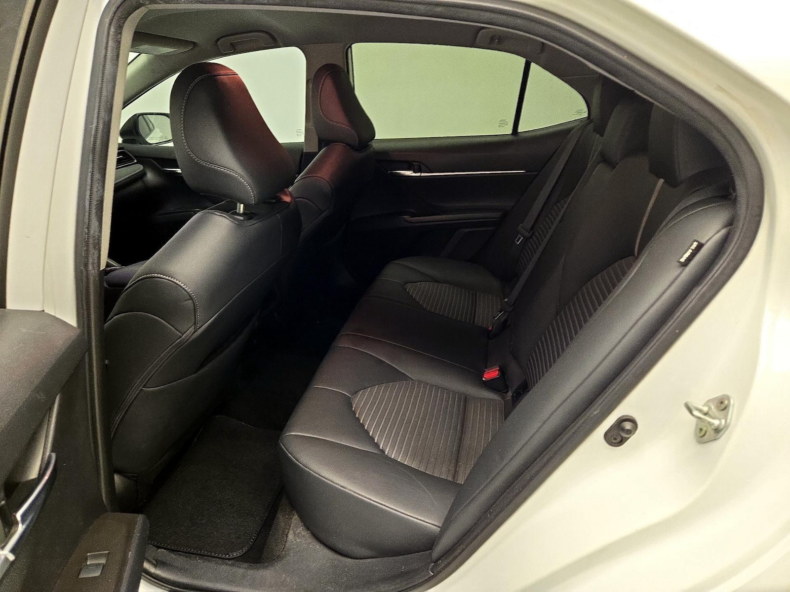 2023 Toyota Camry SE - Photo 20