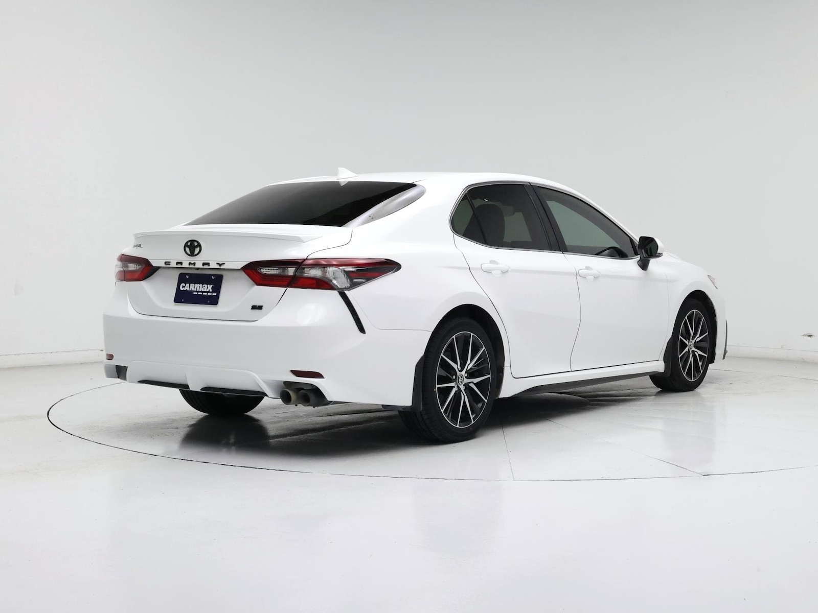 2023 Toyota Camry SE - Photo 9