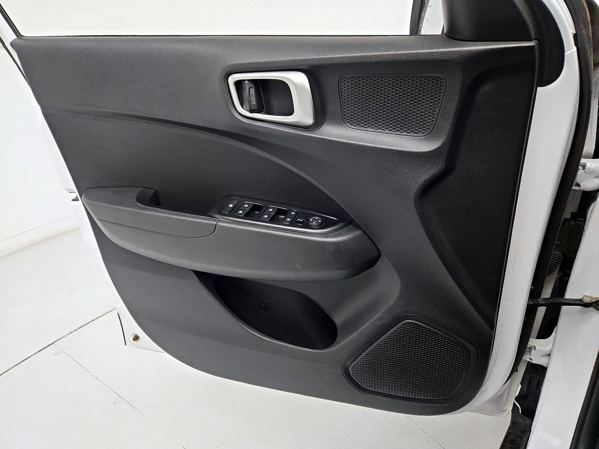 Thumbnail: 2021 Hyundai Venue - 12