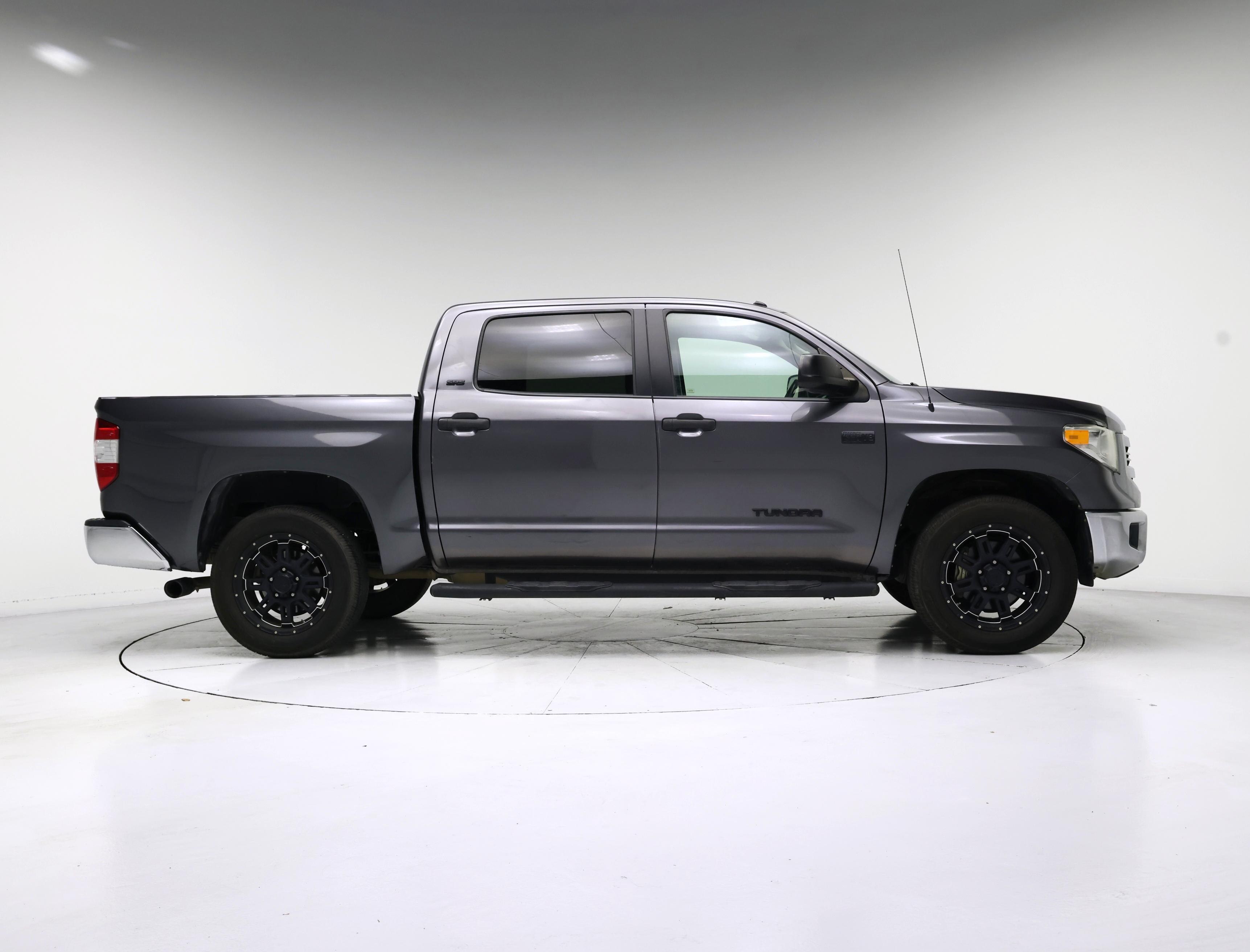 Thumbnail: 2017 Toyota Tundra - 7