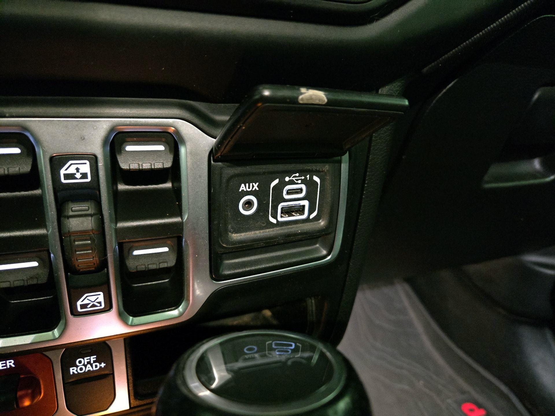 Thumbnail: 2021 Jeep Gladiator - 19