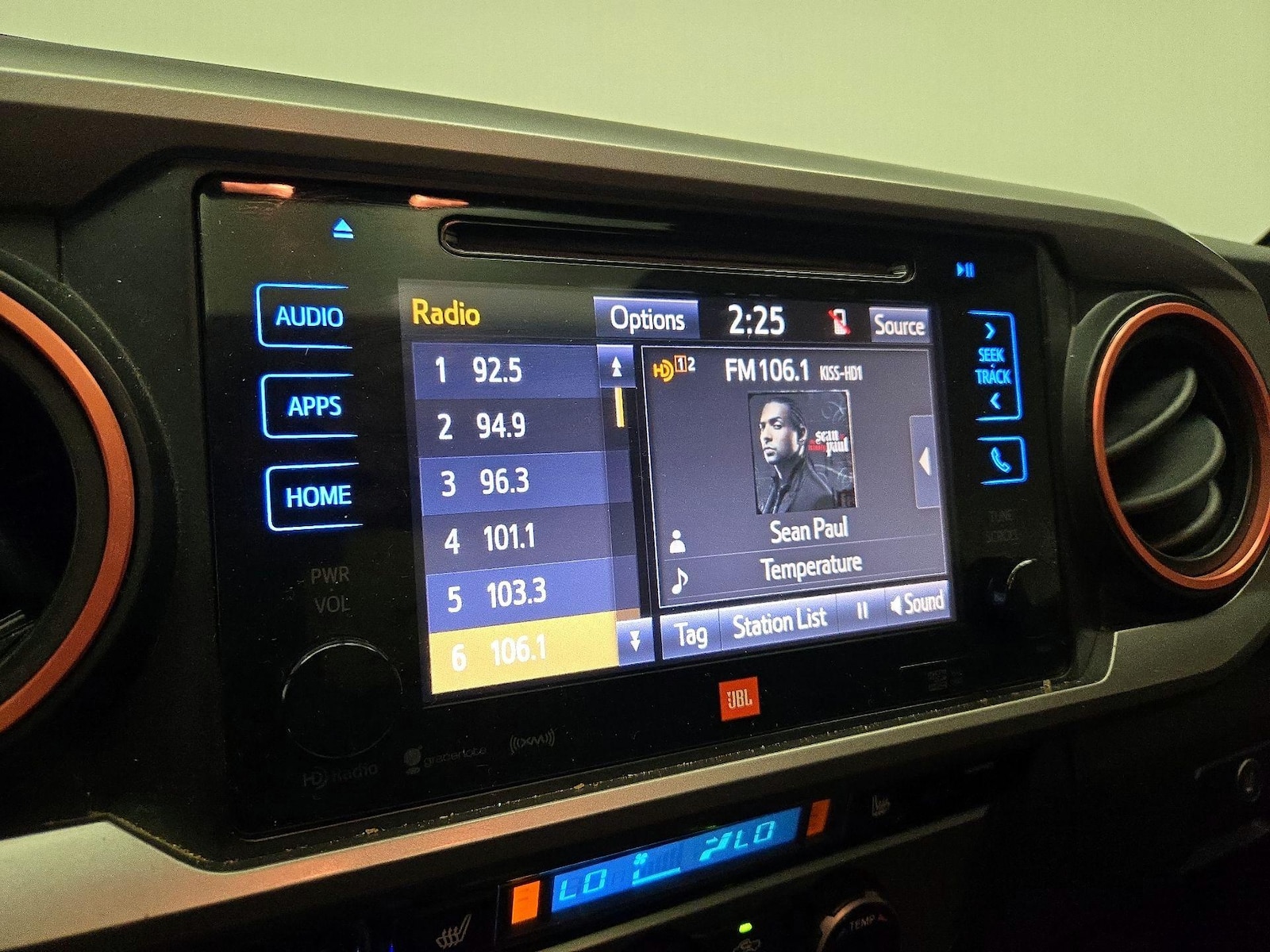 2016 Toyota Tacoma Limited - Photo 16