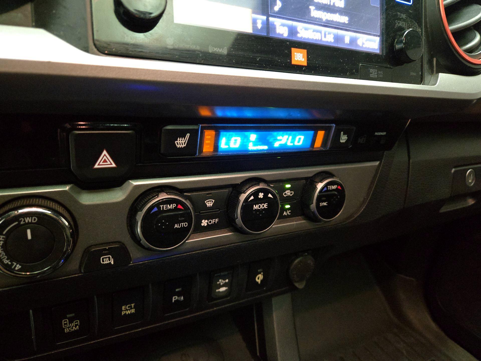 Thumbnail: 2016 Toyota Tacoma - 16