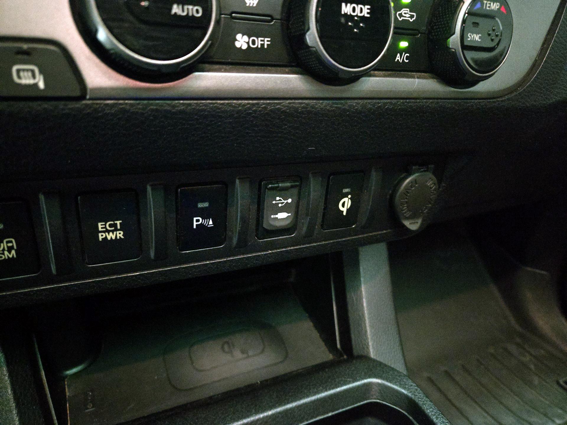 Thumbnail: 2016 Toyota Tacoma - 18