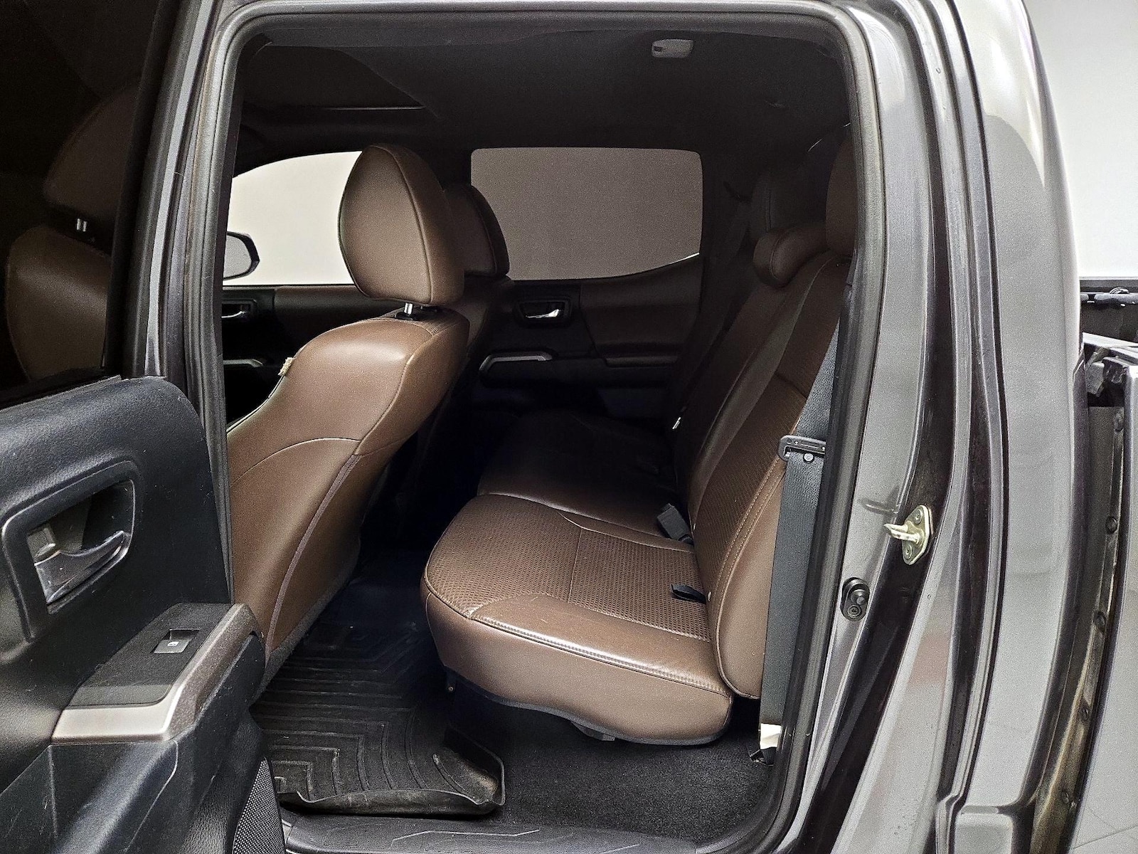 2016 Toyota Tacoma Limited - Photo 21