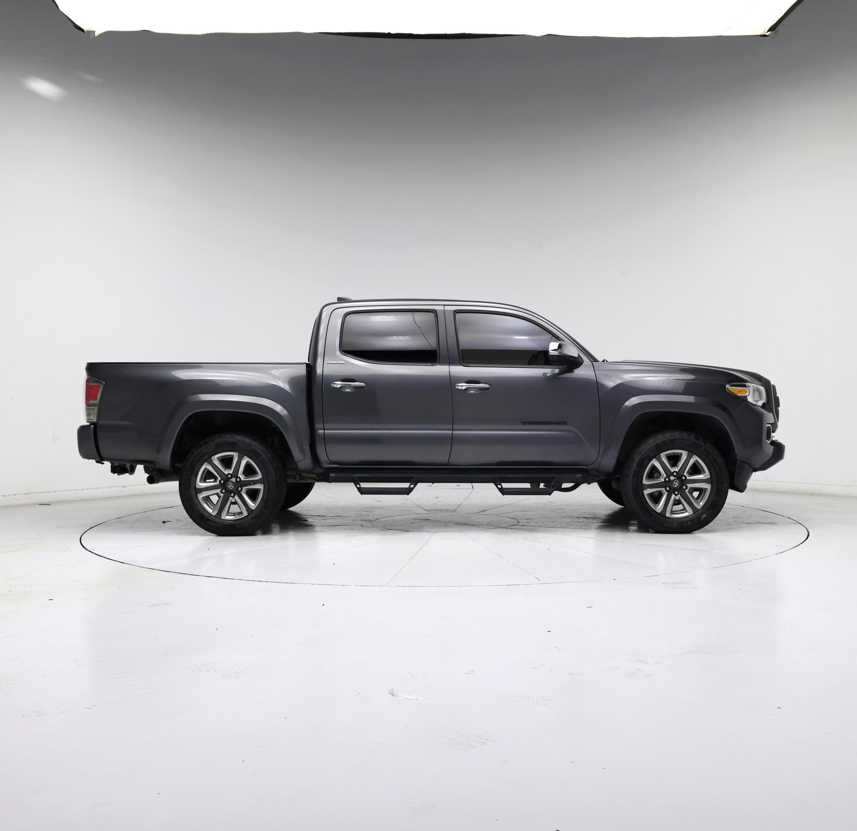 Thumbnail: 2016 Toyota Tacoma - 7