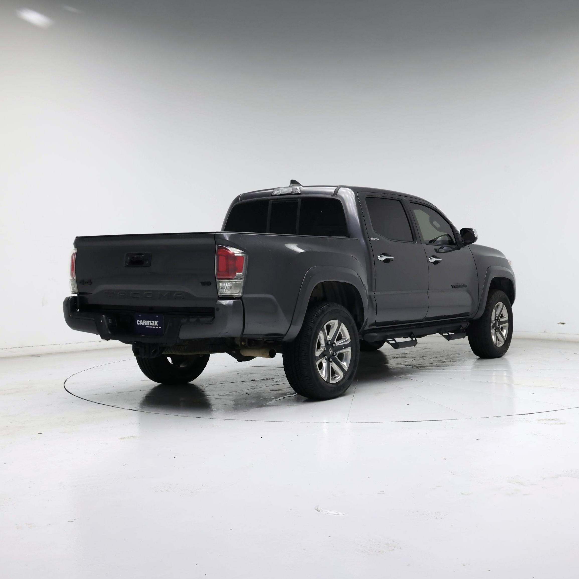Thumbnail: 2016 Toyota Tacoma - 8