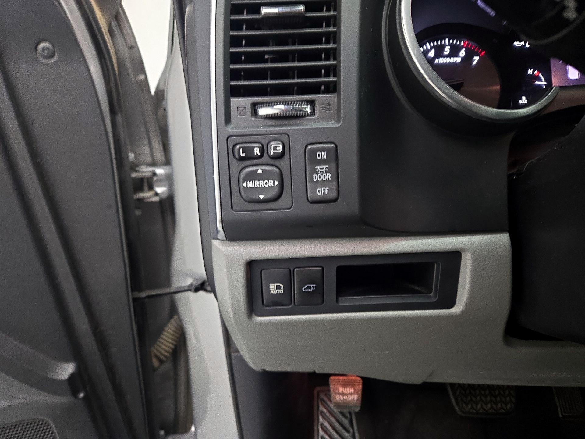 Thumbnail: 2019 Toyota Sequoia - 13