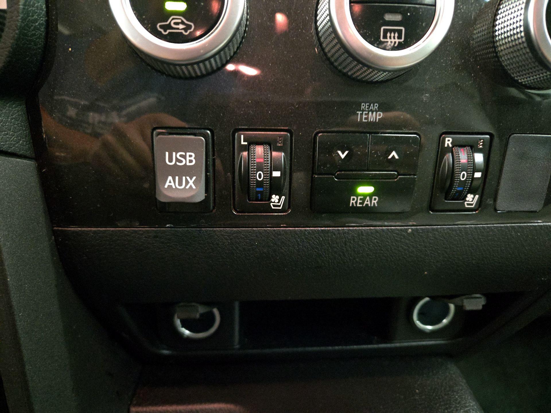 Thumbnail: 2019 Toyota Sequoia - 18