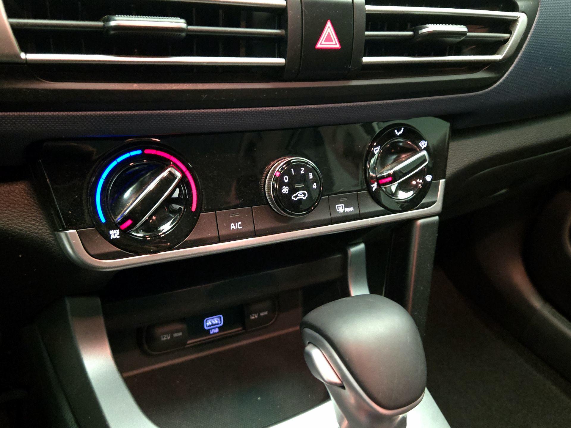 Thumbnail: 2021 Kia Seltos - 16