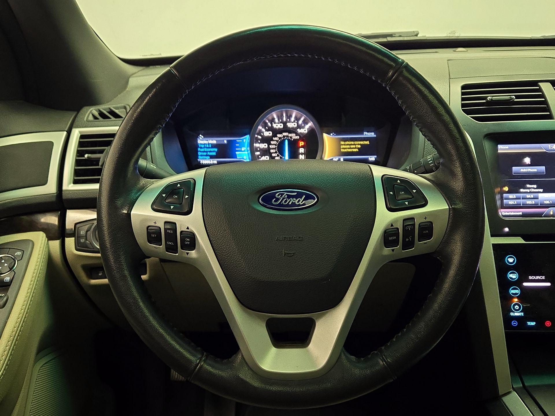 Thumbnail: 2015 Ford Explorer - 10