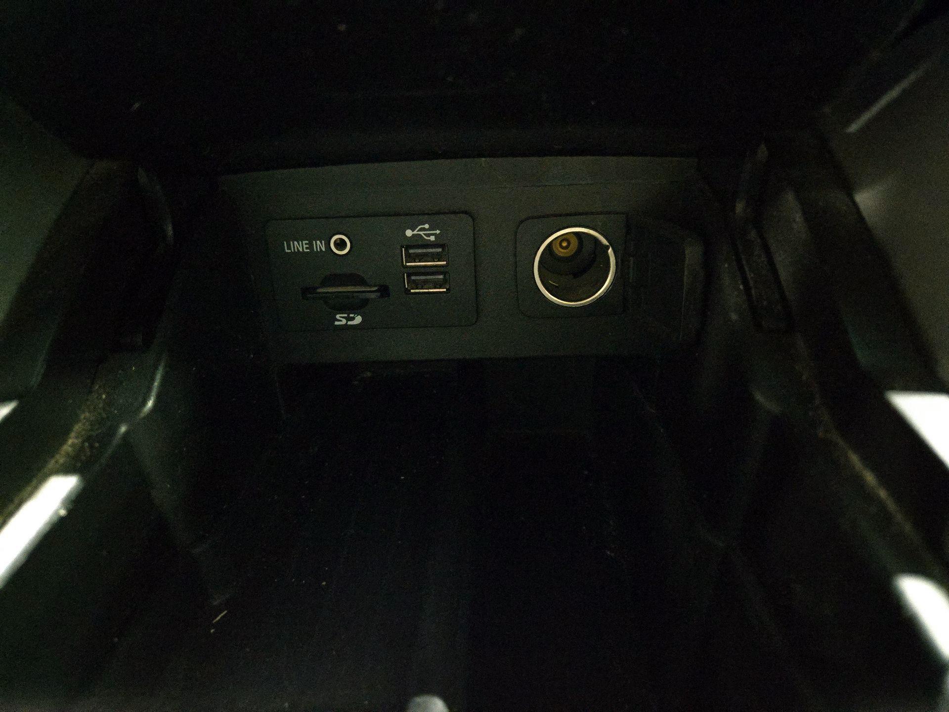 Thumbnail: 2015 Ford Explorer - 18