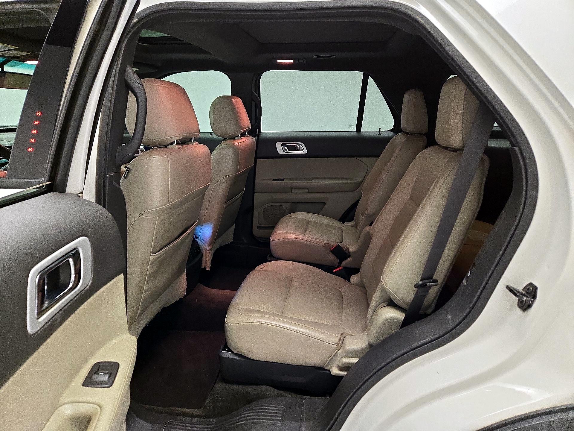 Thumbnail: 2015 Ford Explorer - 20