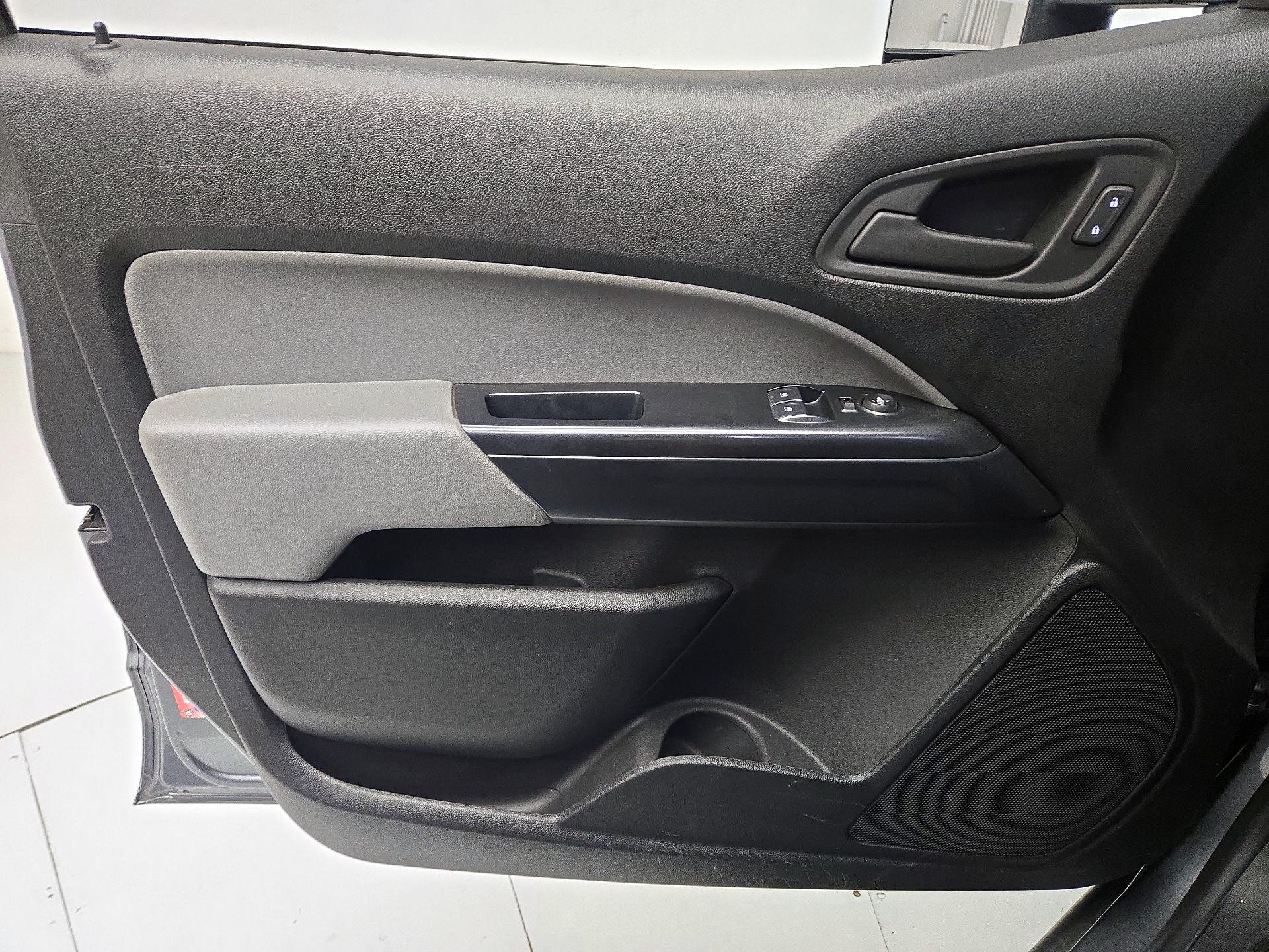 Thumbnail: 2018 GMC Canyon - 12