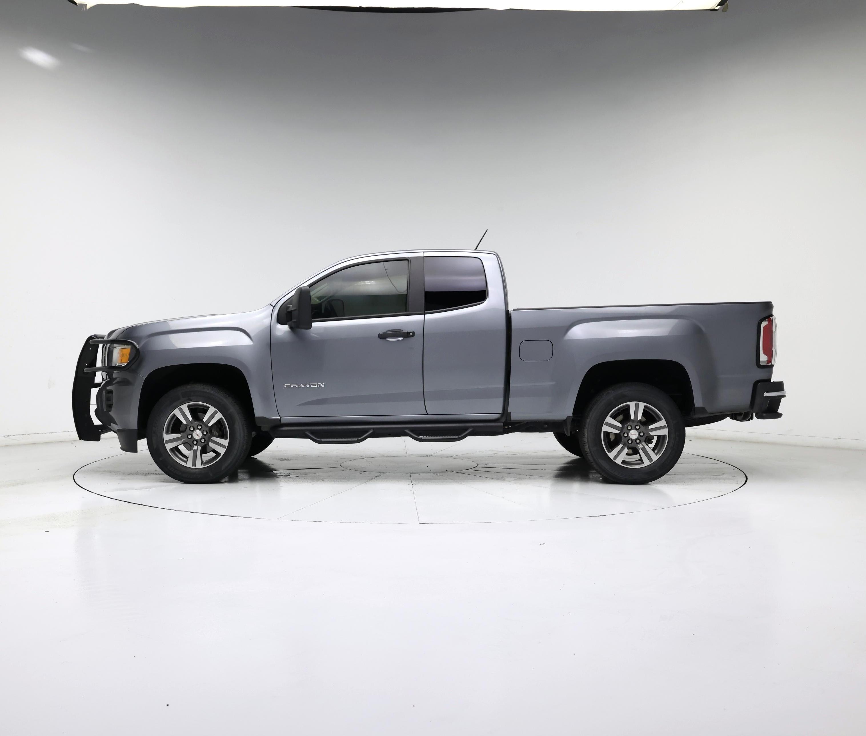 Thumbnail: 2018 GMC Canyon - 3