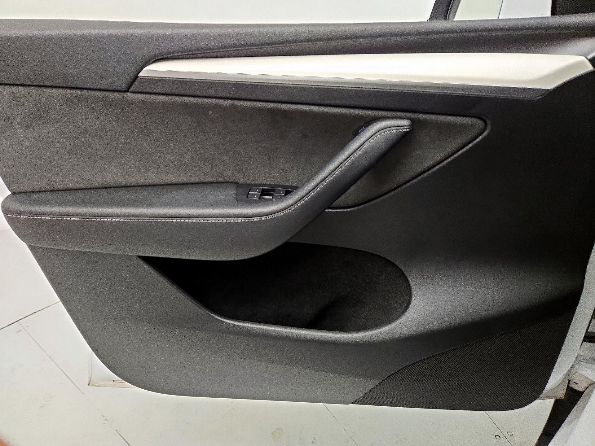 Thumbnail: 2023 Tesla Model Y - 12