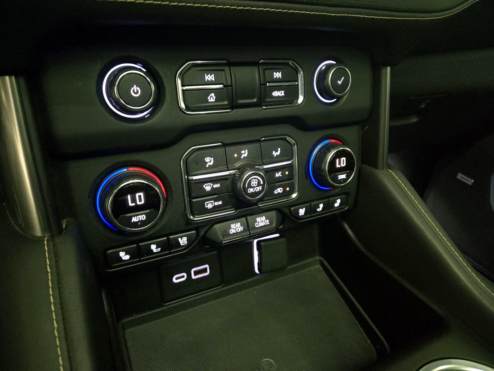 2021 Chevrolet Tahoe Premier - Photo 17