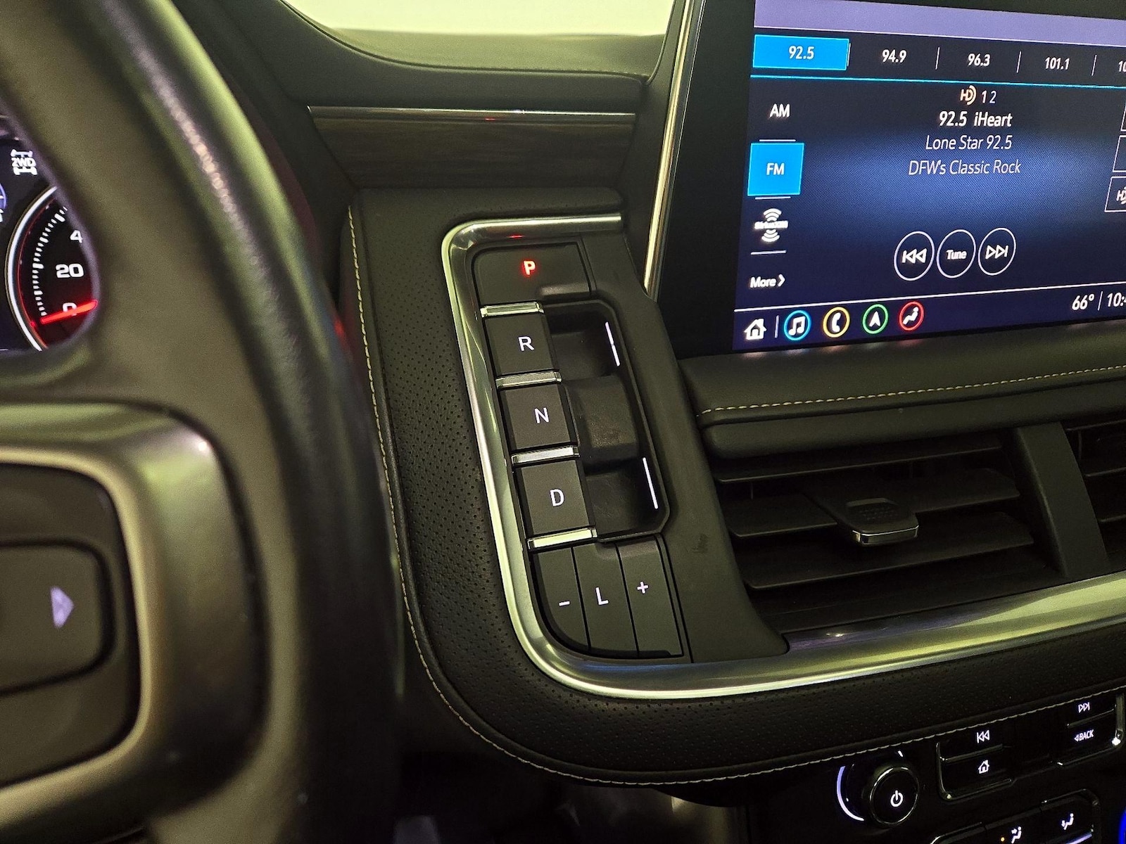 2021 Chevrolet Tahoe Premier - Photo 18