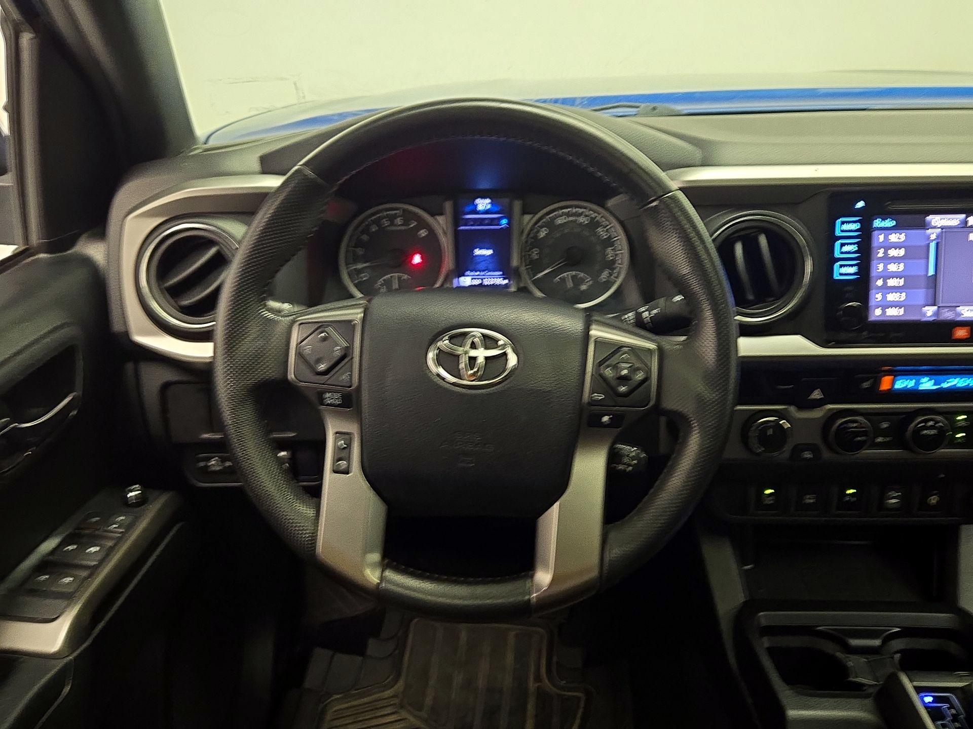 Thumbnail: 2017 Toyota Tacoma - 10