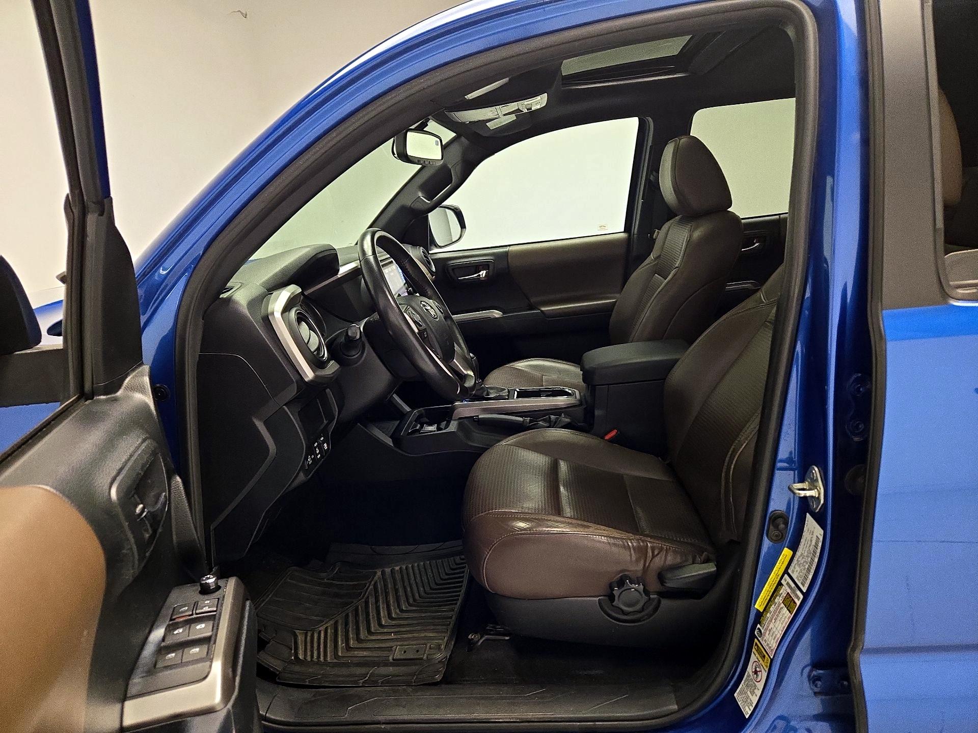 Thumbnail: 2017 Toyota Tacoma - 11