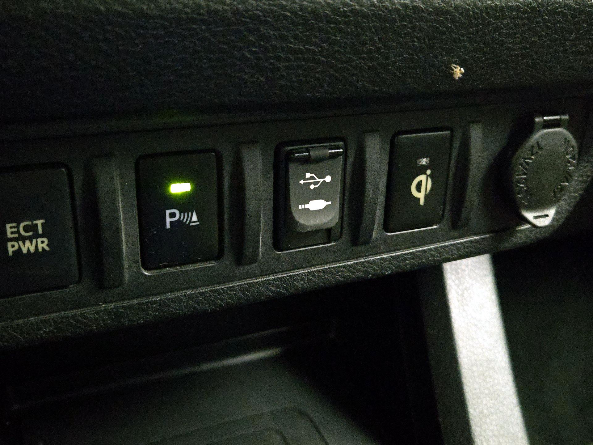 Thumbnail: 2017 Toyota Tacoma - 18