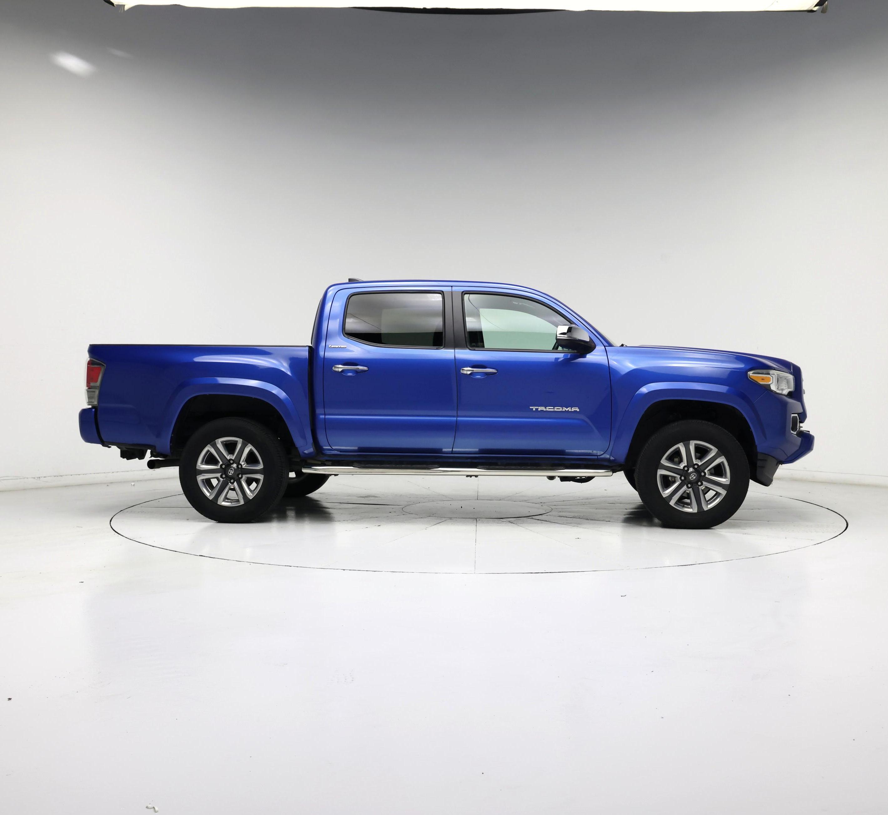 Thumbnail: 2017 Toyota Tacoma - 7