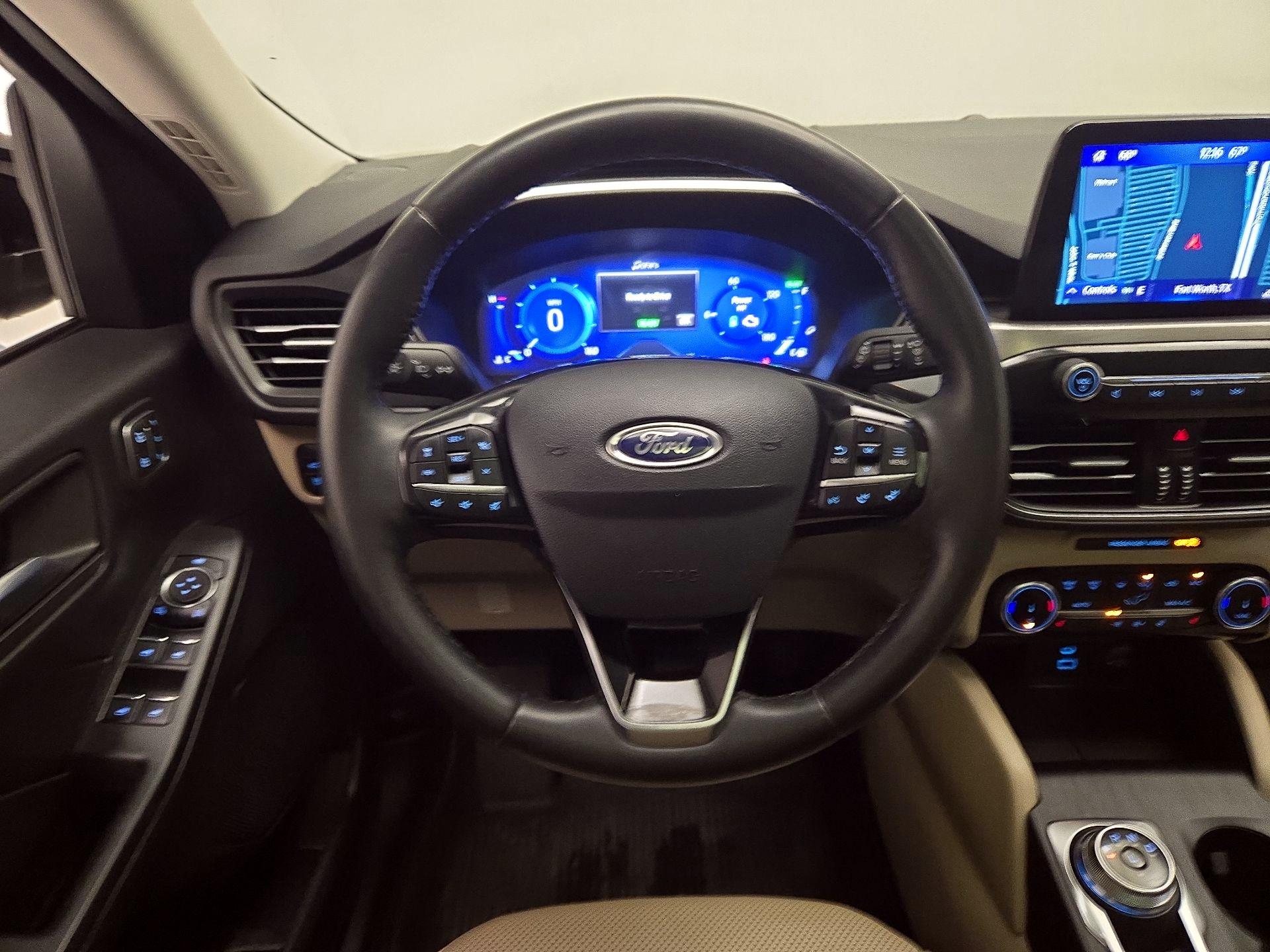 Thumbnail: 2022 Ford Escape - 10