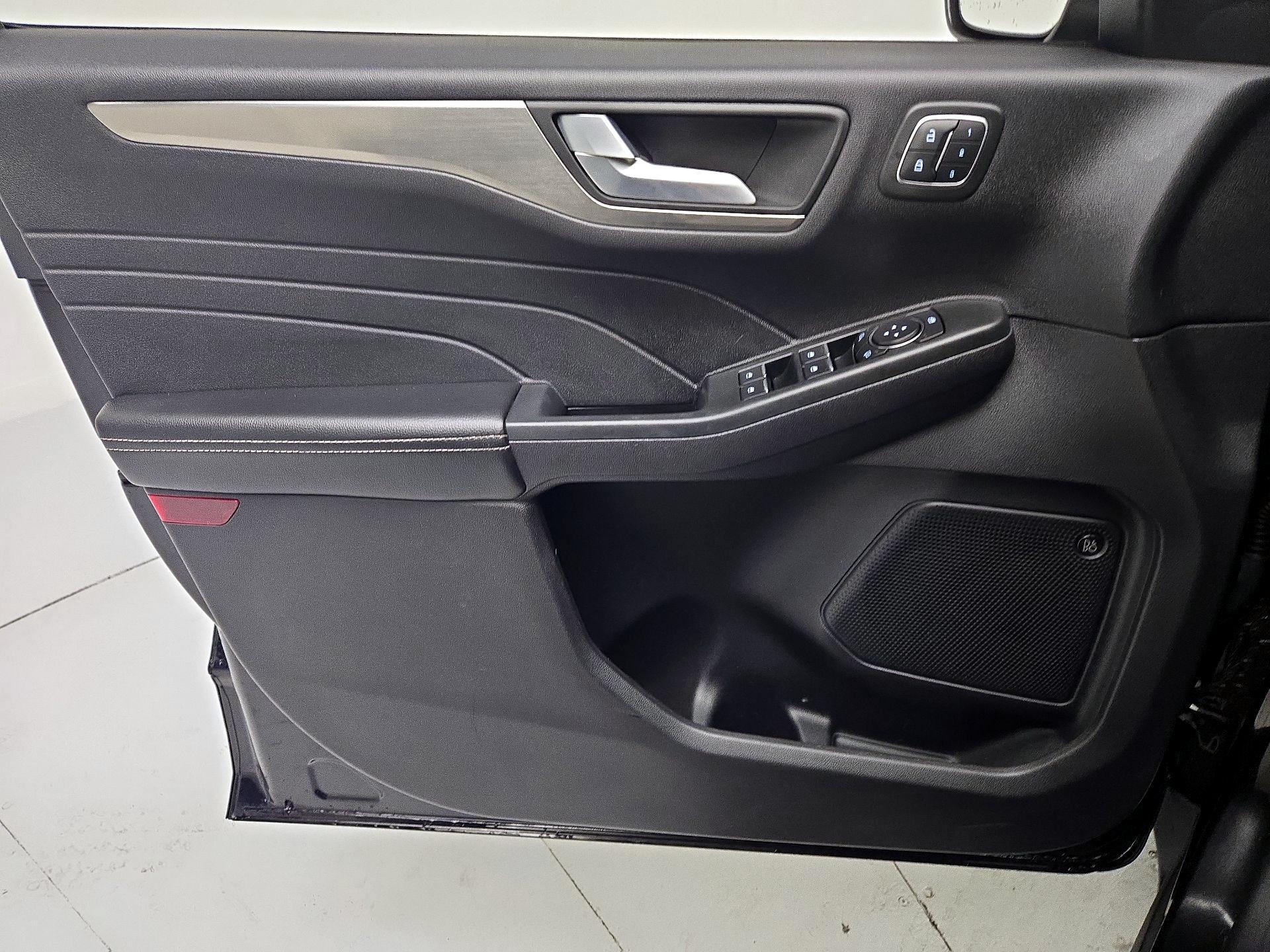 Thumbnail: 2022 Ford Escape - 12