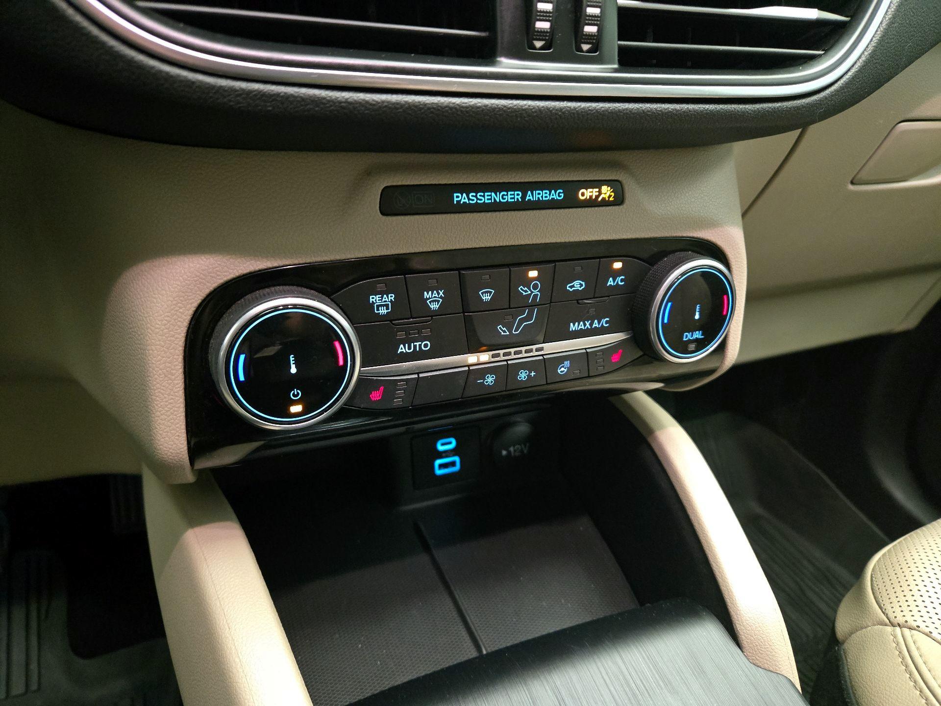 Thumbnail: 2022 Ford Escape - 17