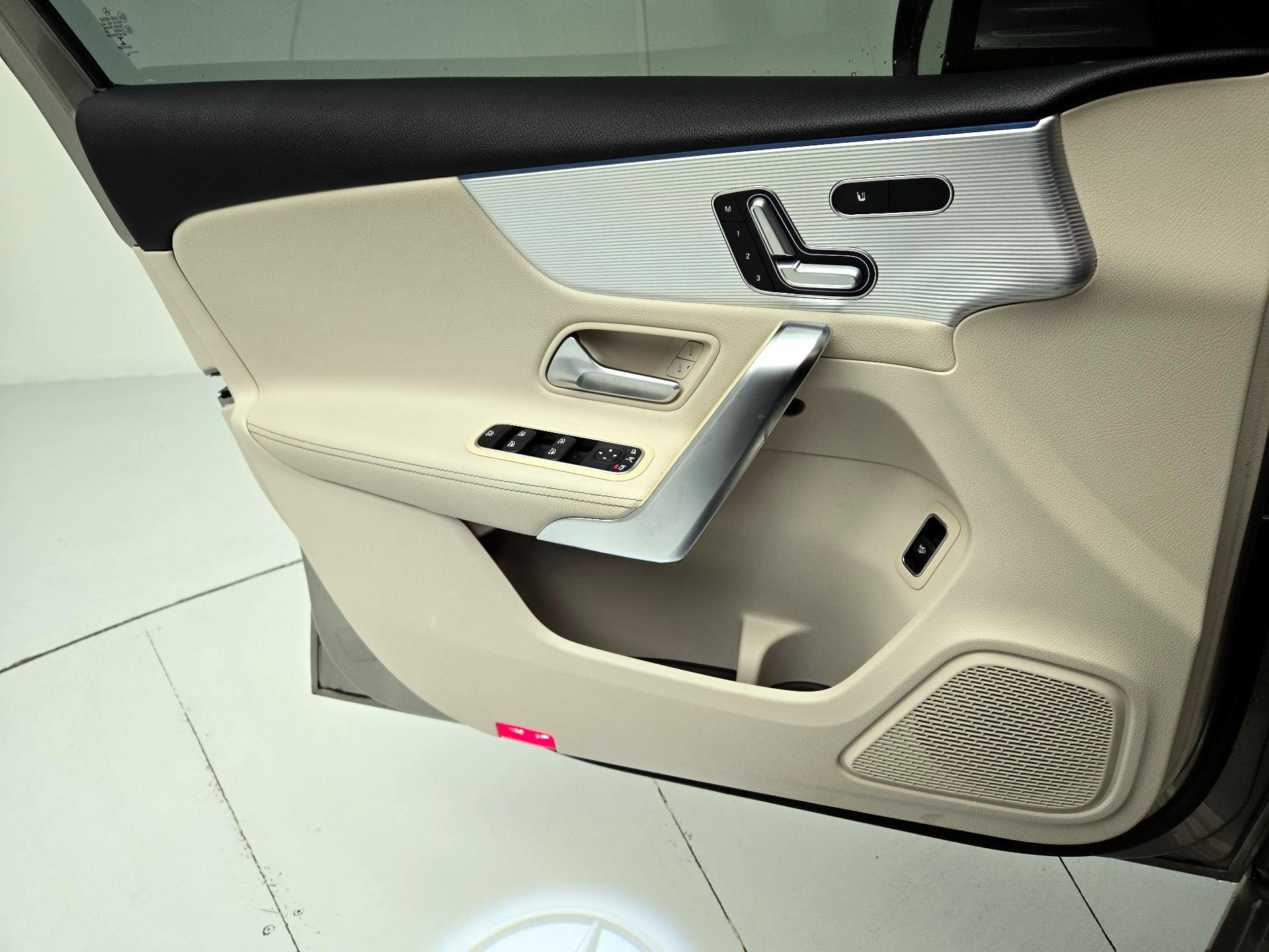 Thumbnail: 2020 Mercedes-Benz A-Class - 12