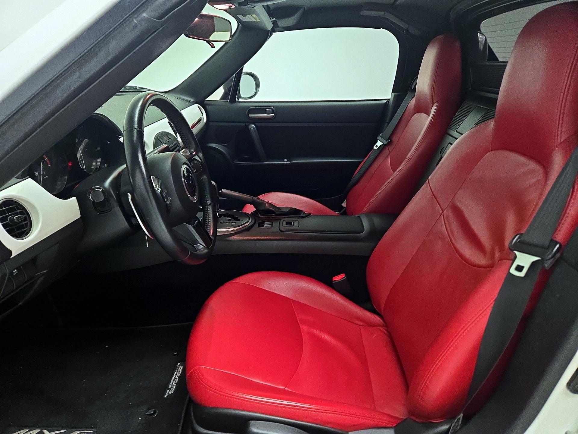 Thumbnail: 2015 Mazda MX-5 Miata - 11