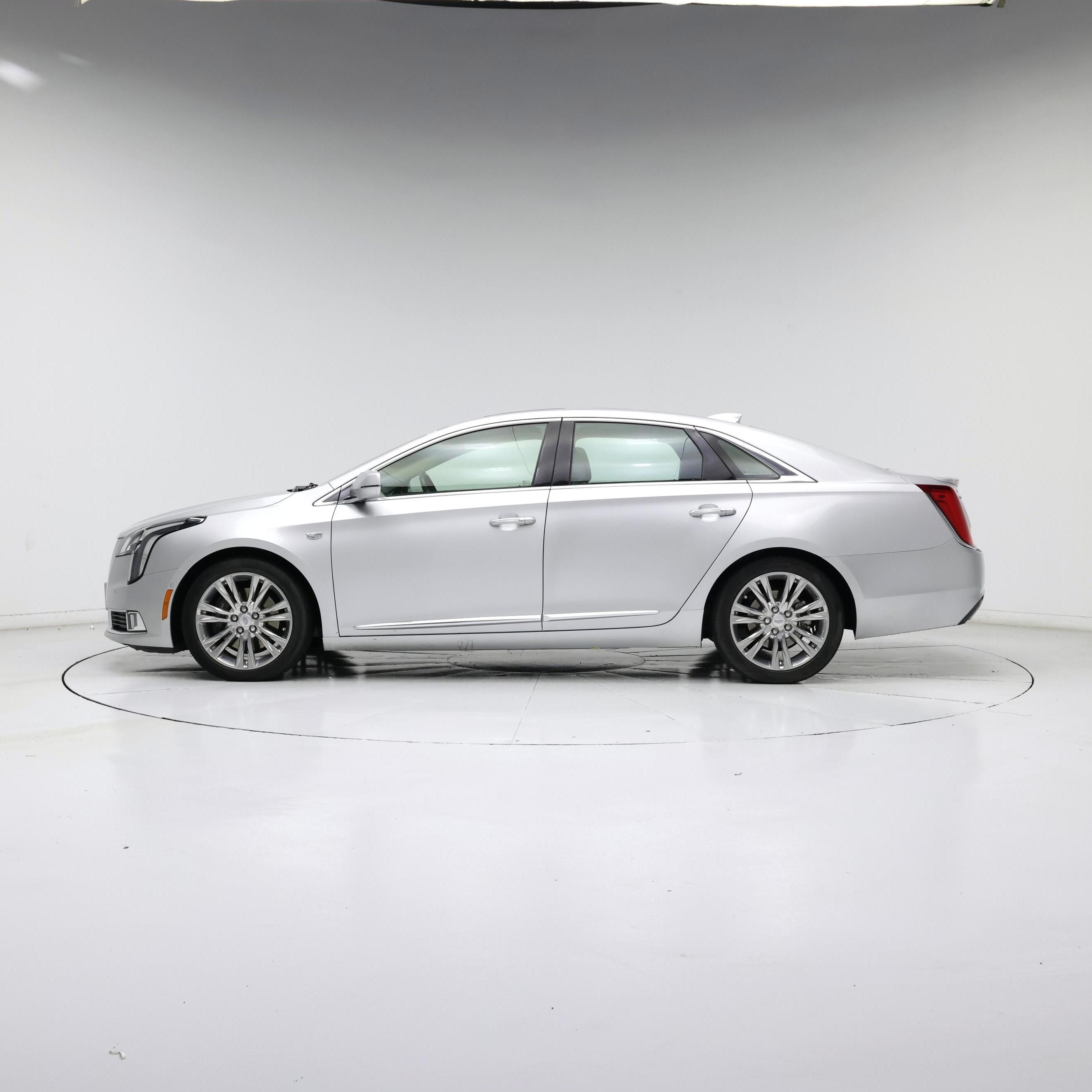 Thumbnail: 2018 Cadillac XTS - 3
