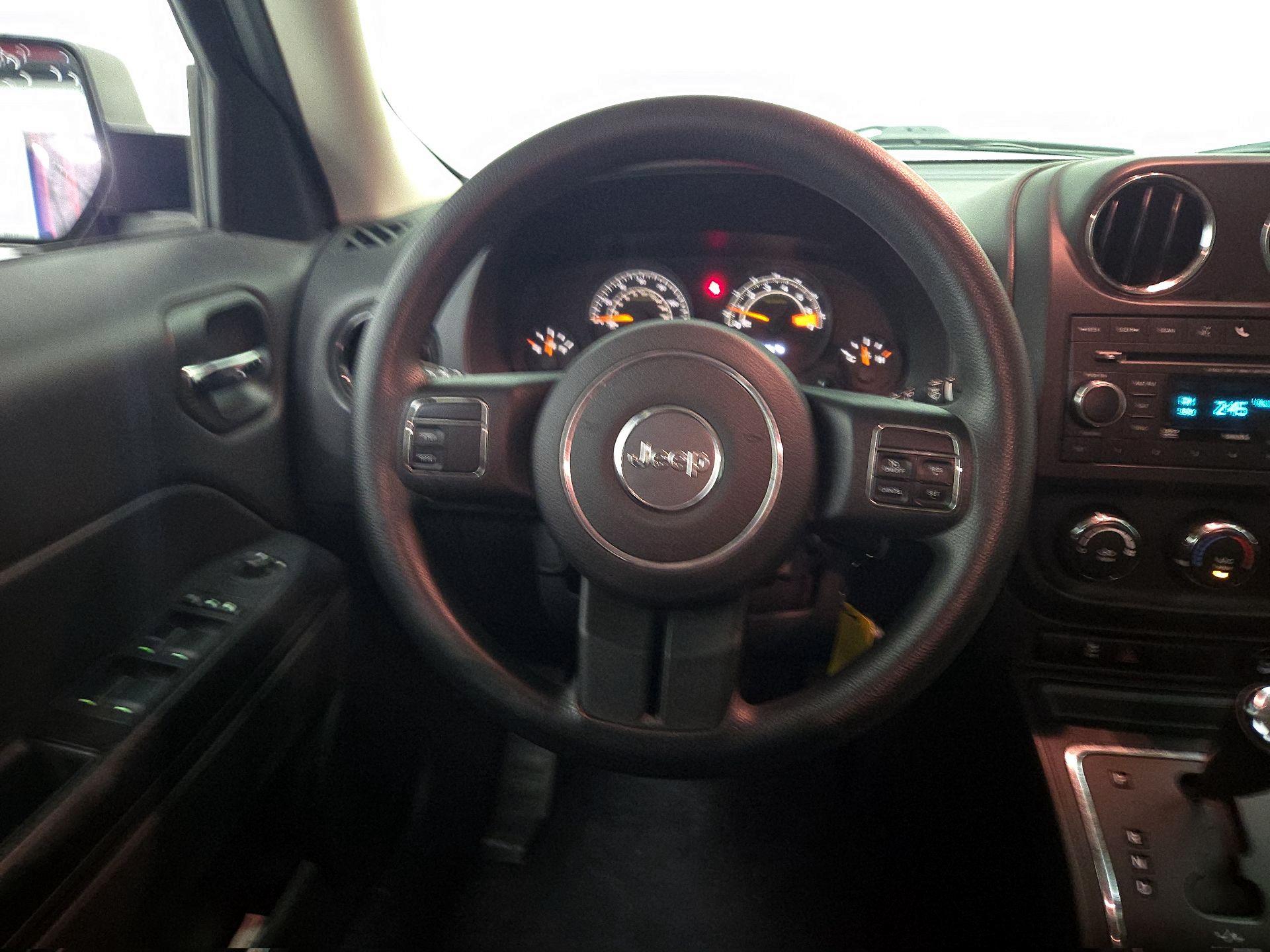 Thumbnail: 2014 Jeep Patriot - 10