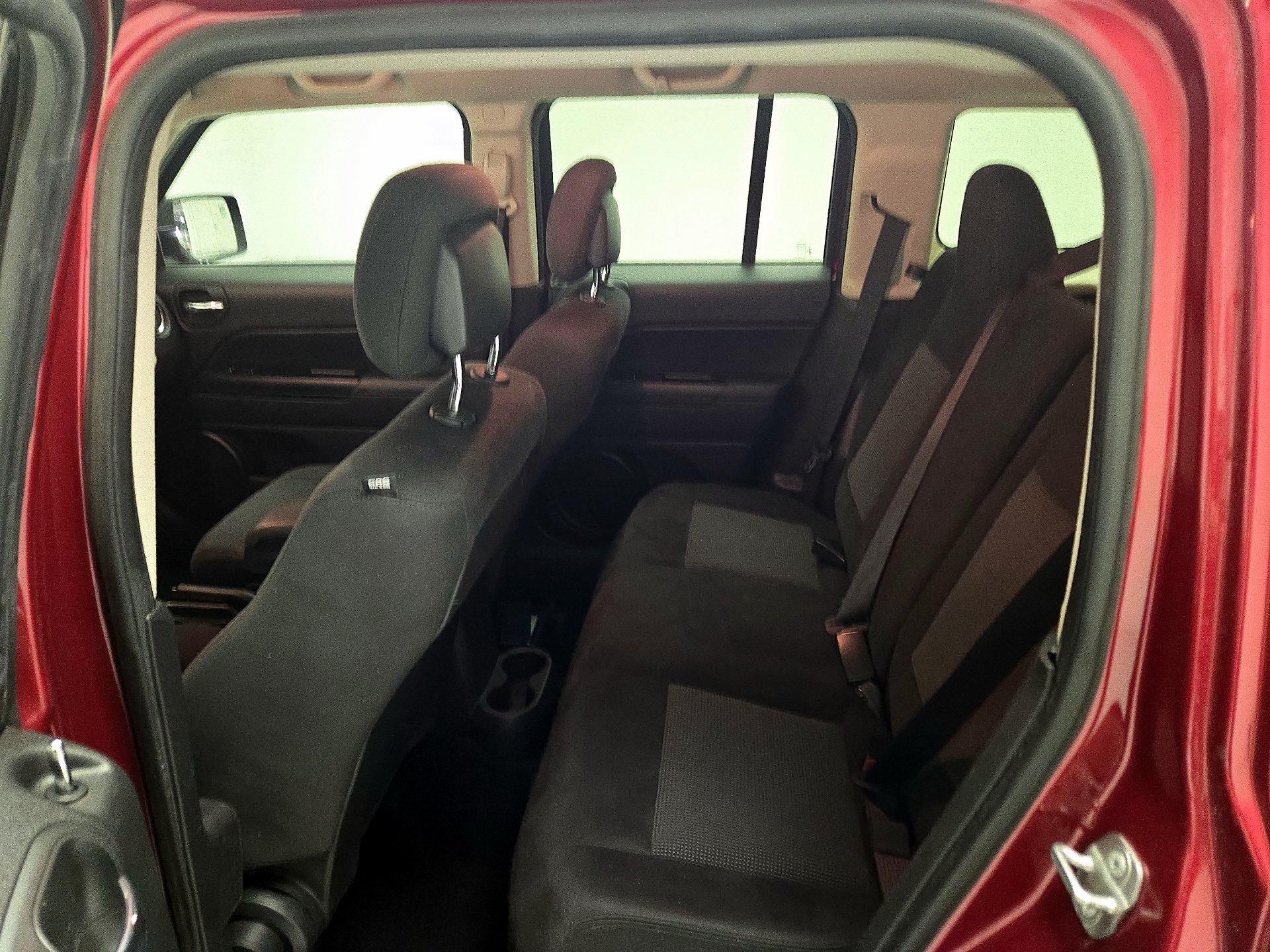 Thumbnail: 2014 Jeep Patriot - 16