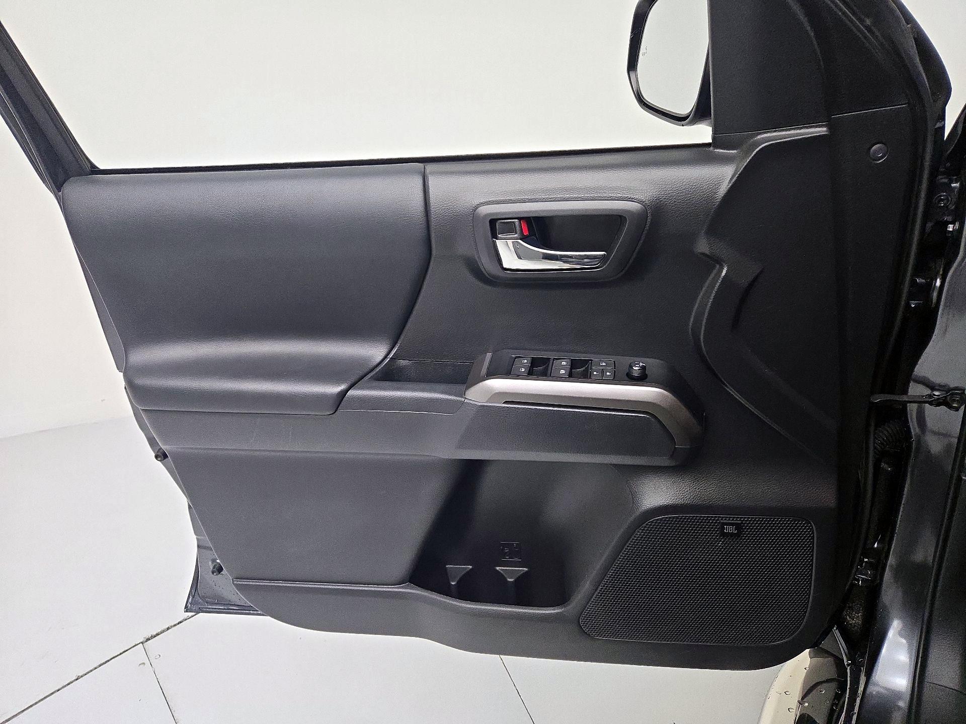 Thumbnail: 2022 Toyota Tacoma - 12