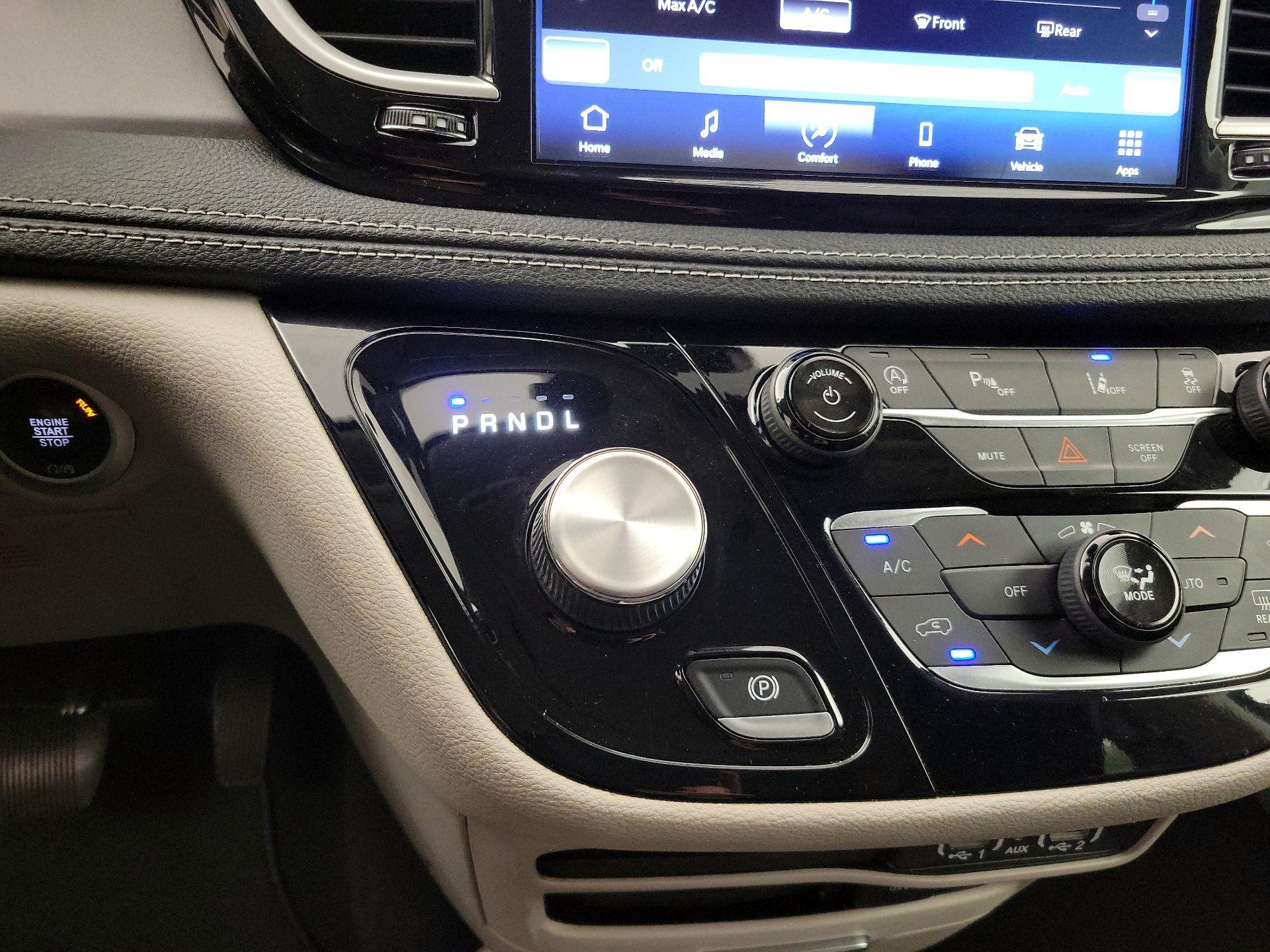 Thumbnail: 2022 Chrysler Pacifica - 17
