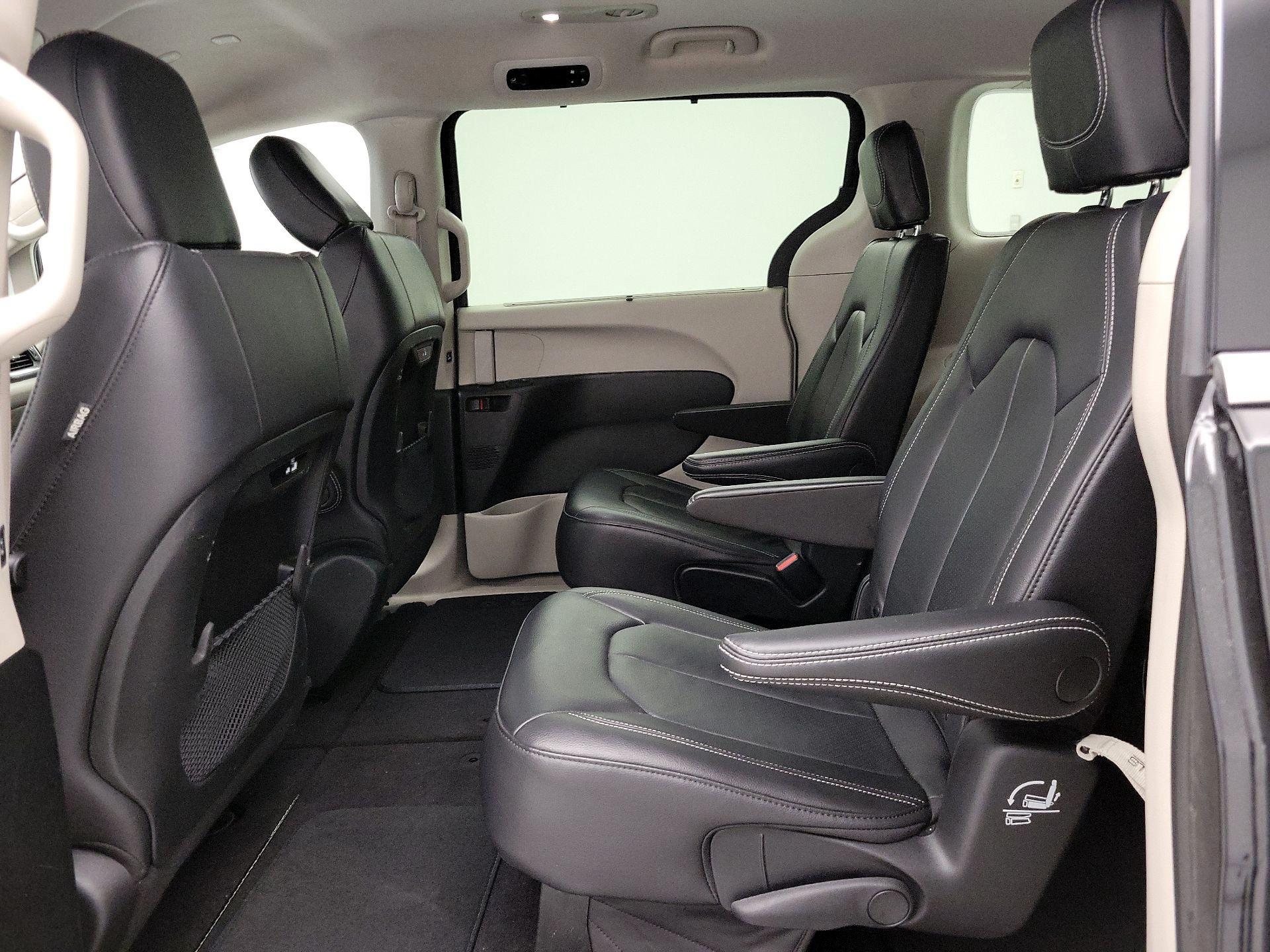 Thumbnail: 2022 Chrysler Pacifica - 19