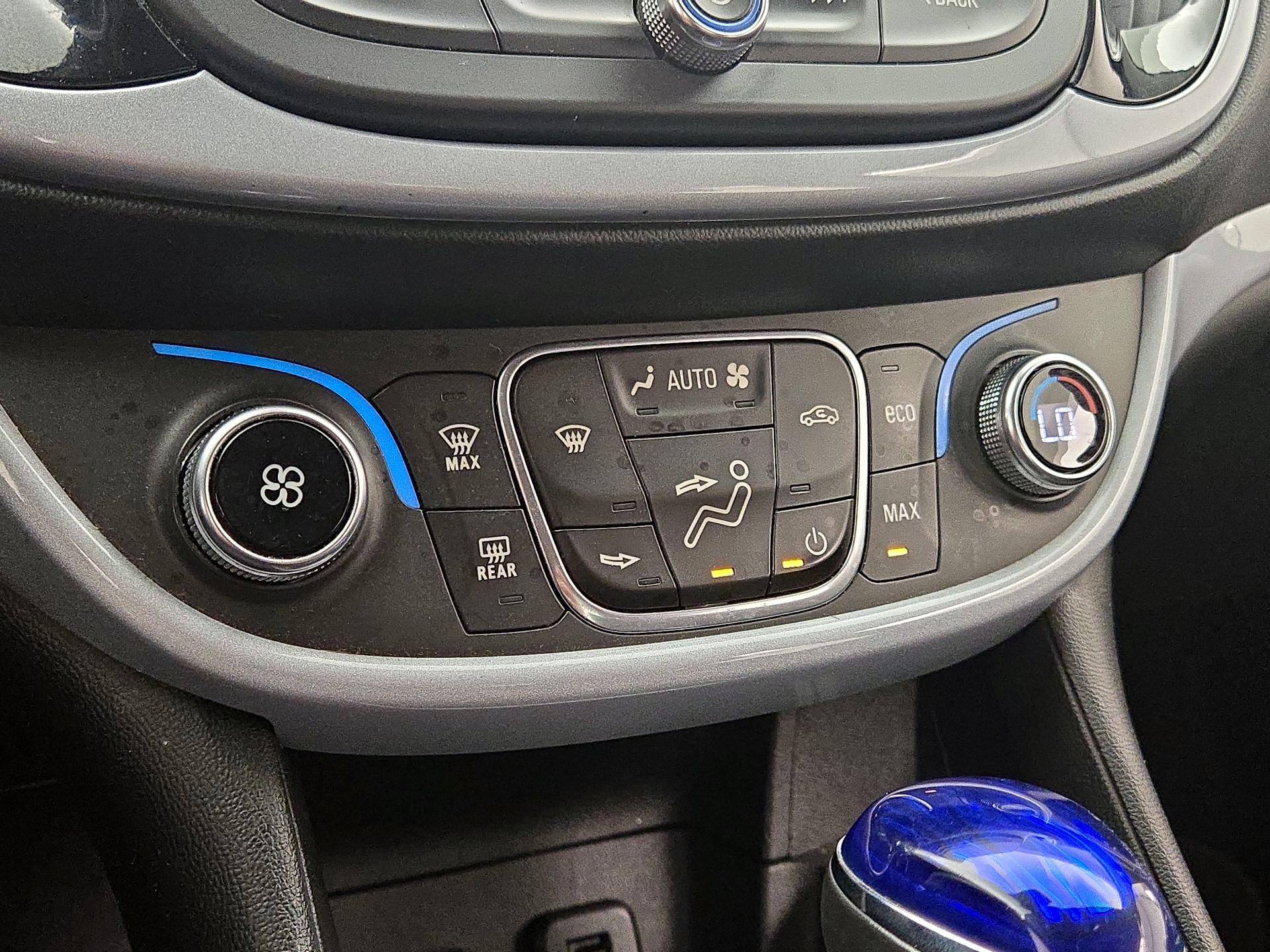 Thumbnail: 2017 Chevrolet Volt - 16