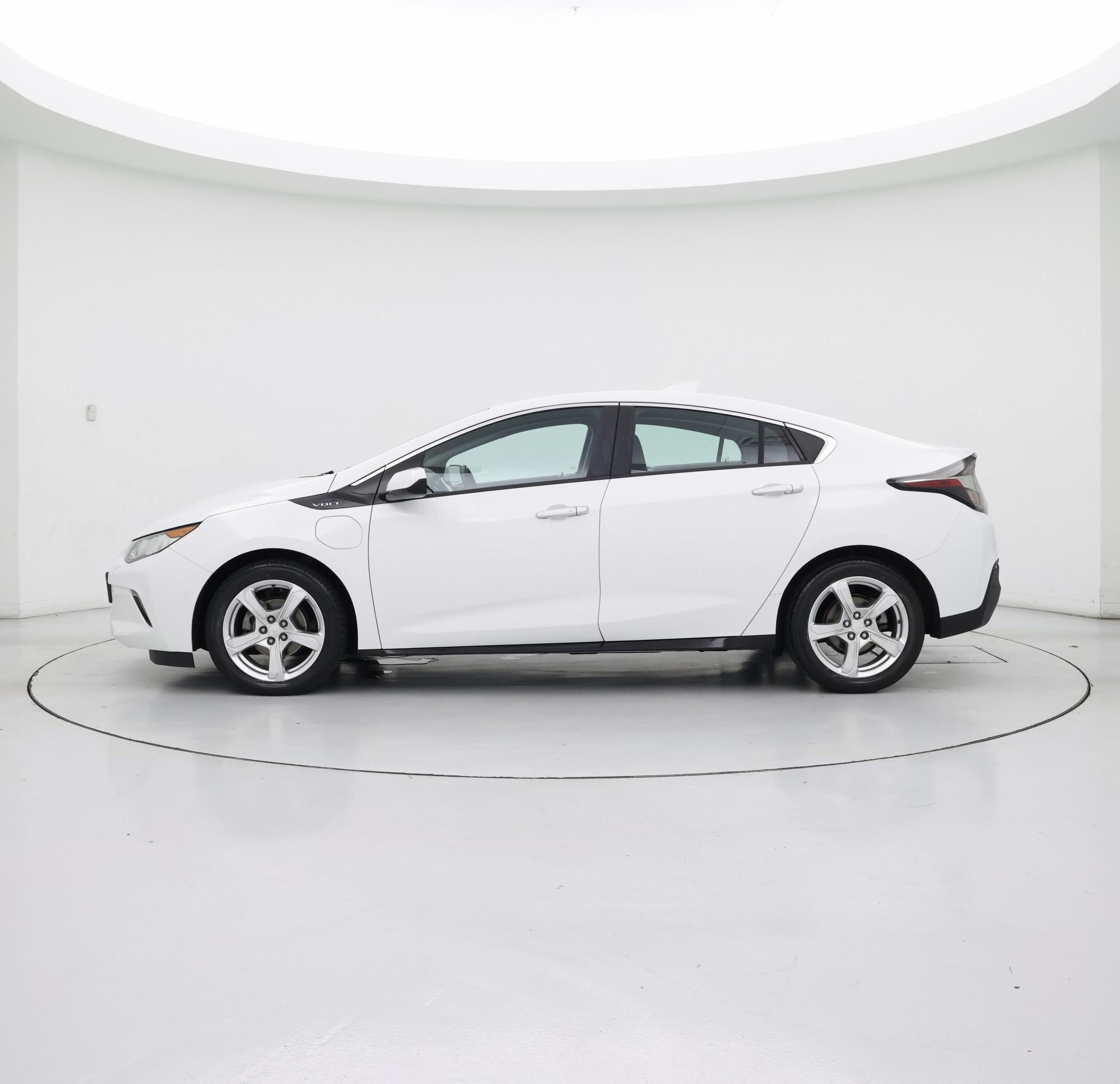 Thumbnail: 2017 Chevrolet Volt - 3