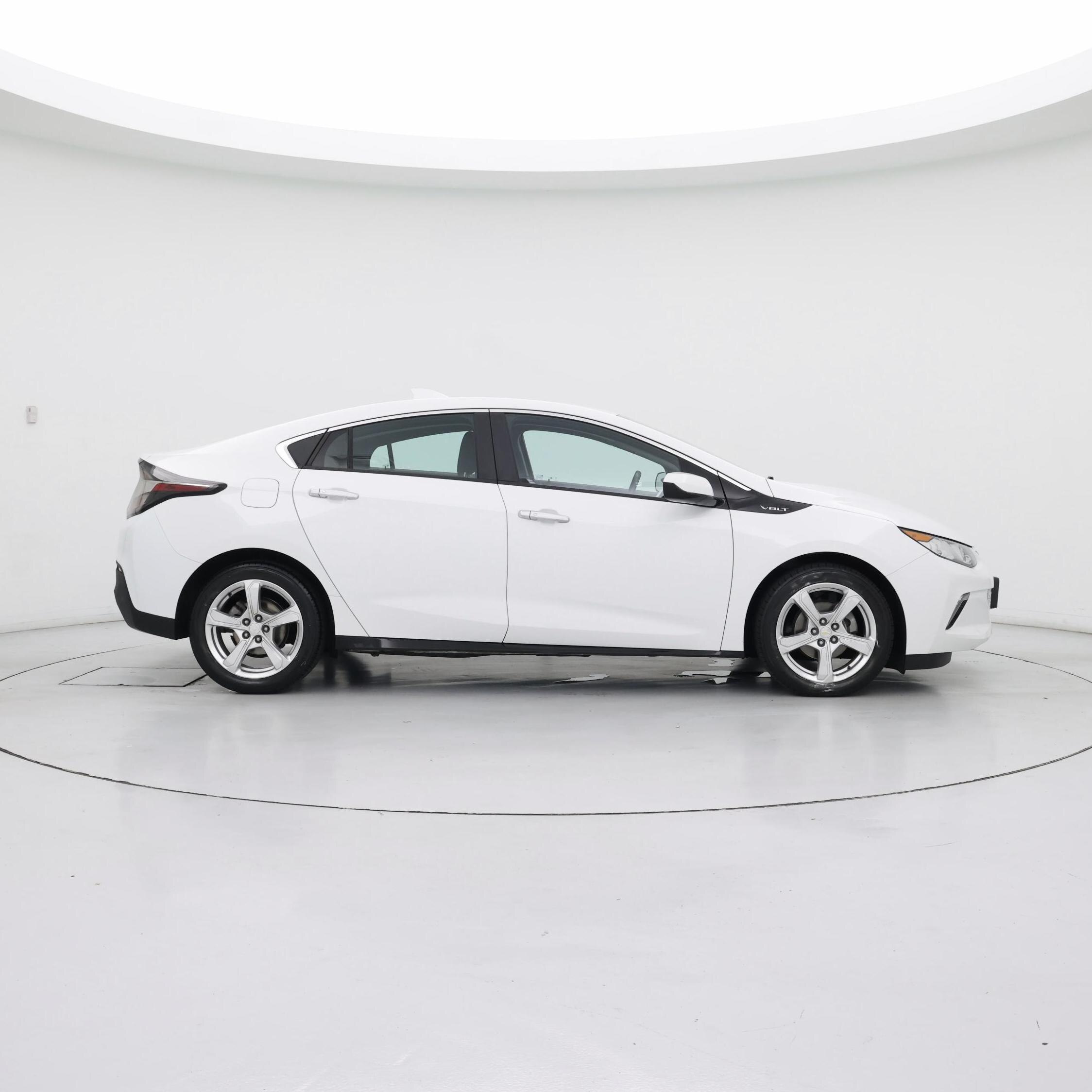 Thumbnail: 2017 Chevrolet Volt - 7