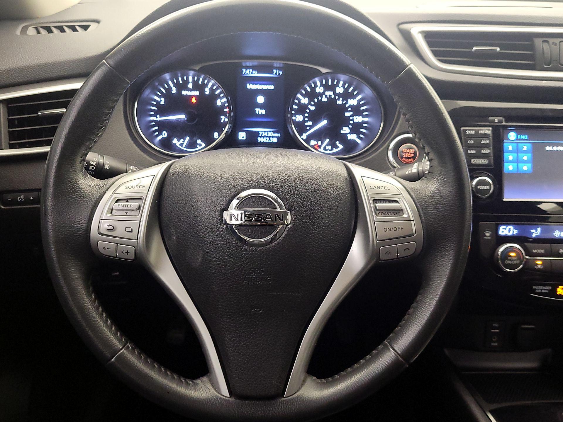 Thumbnail: 2015 Nissan Rogue - 10