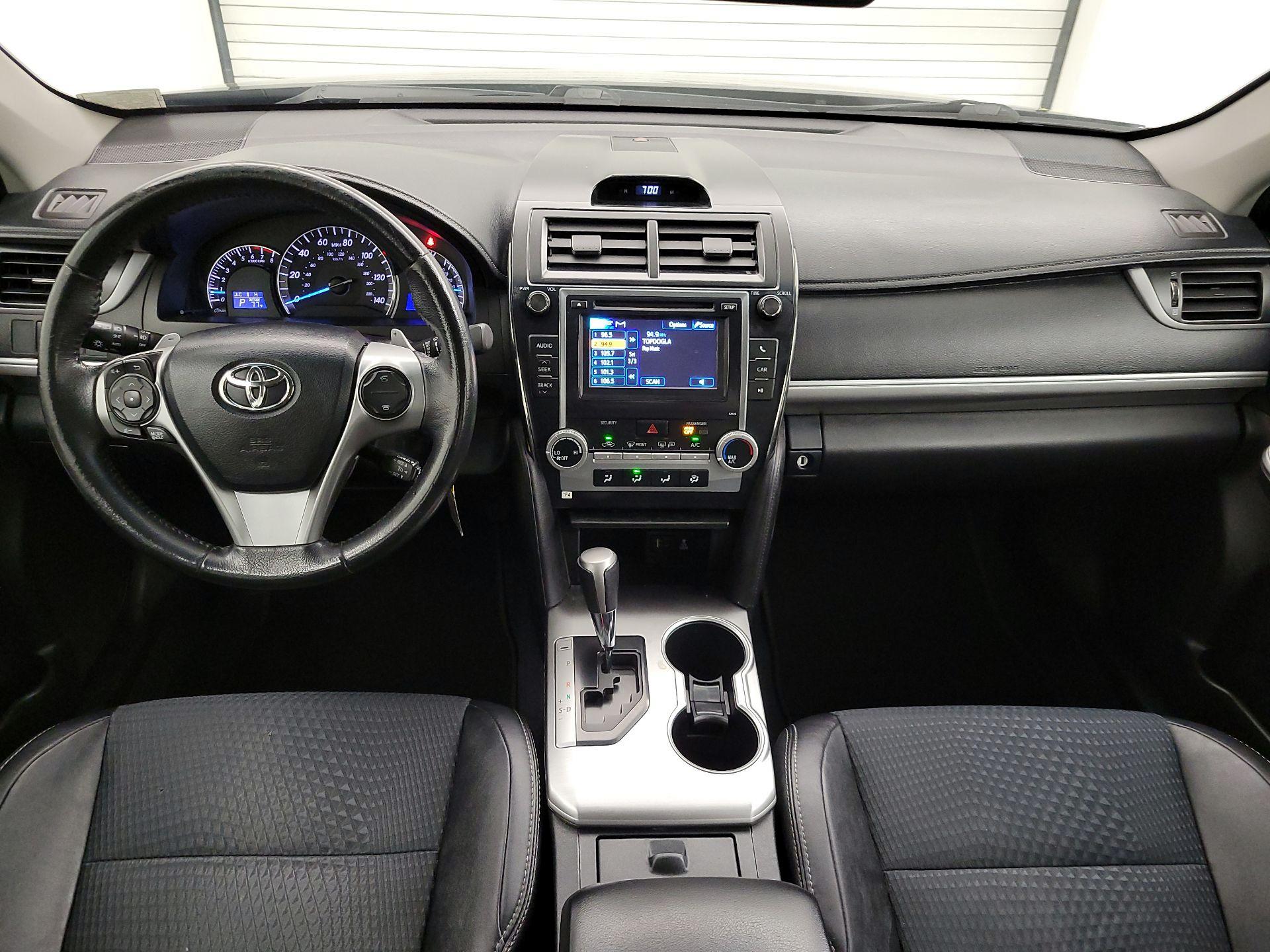 Thumbnail: 2013 Toyota Camry - 9