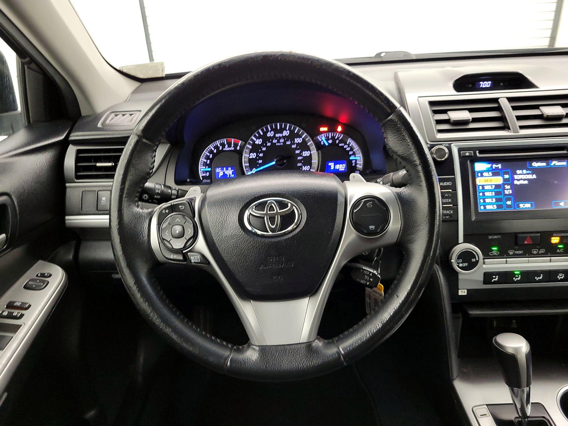 Thumbnail: 2013 Toyota Camry - 10