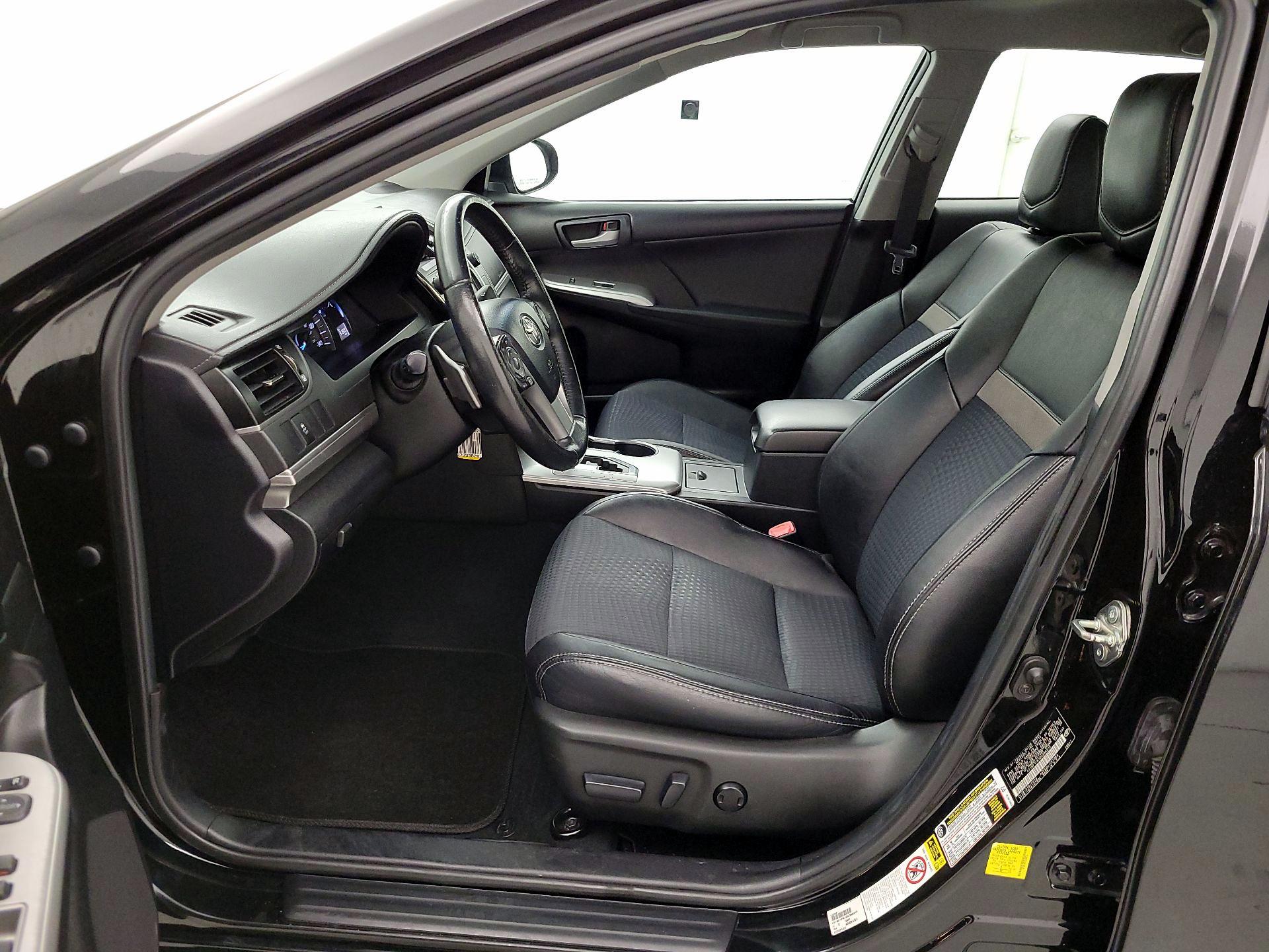 Thumbnail: 2013 Toyota Camry - 11
